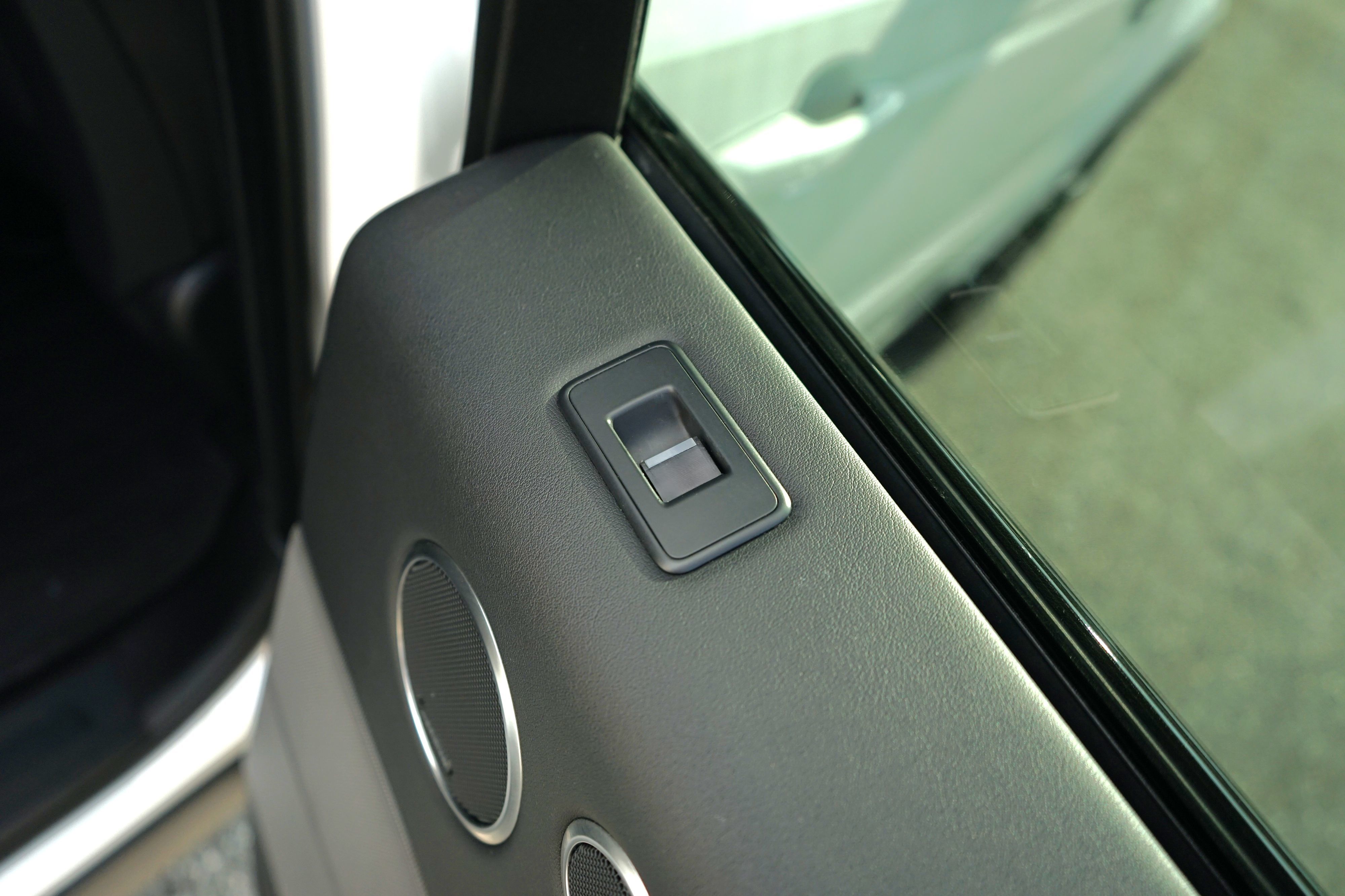 Photo 39 of this Land Rover Range Rover Sport