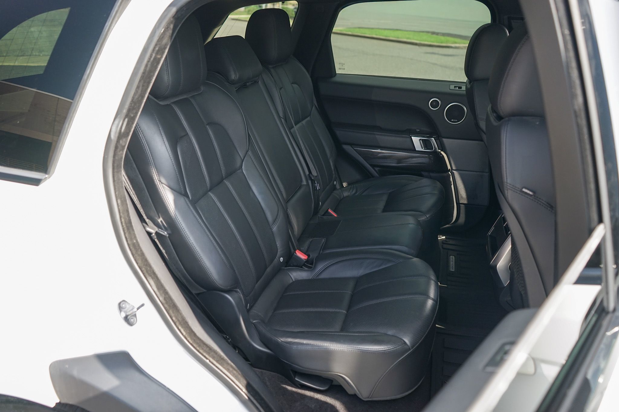 Photo 37 of this Land Rover Range Rover Sport