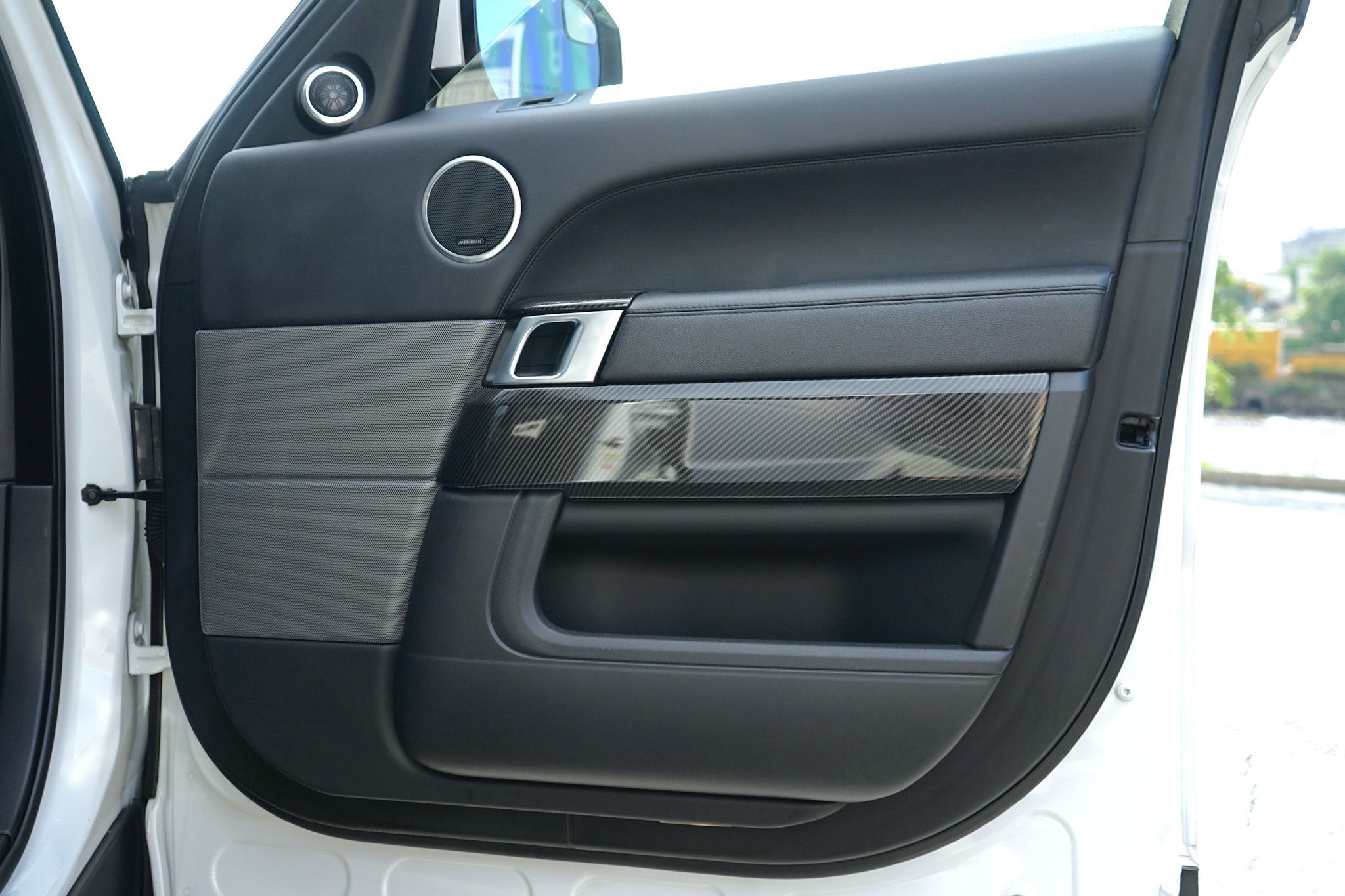 Photo 32 of this Land Rover Range Rover Sport
