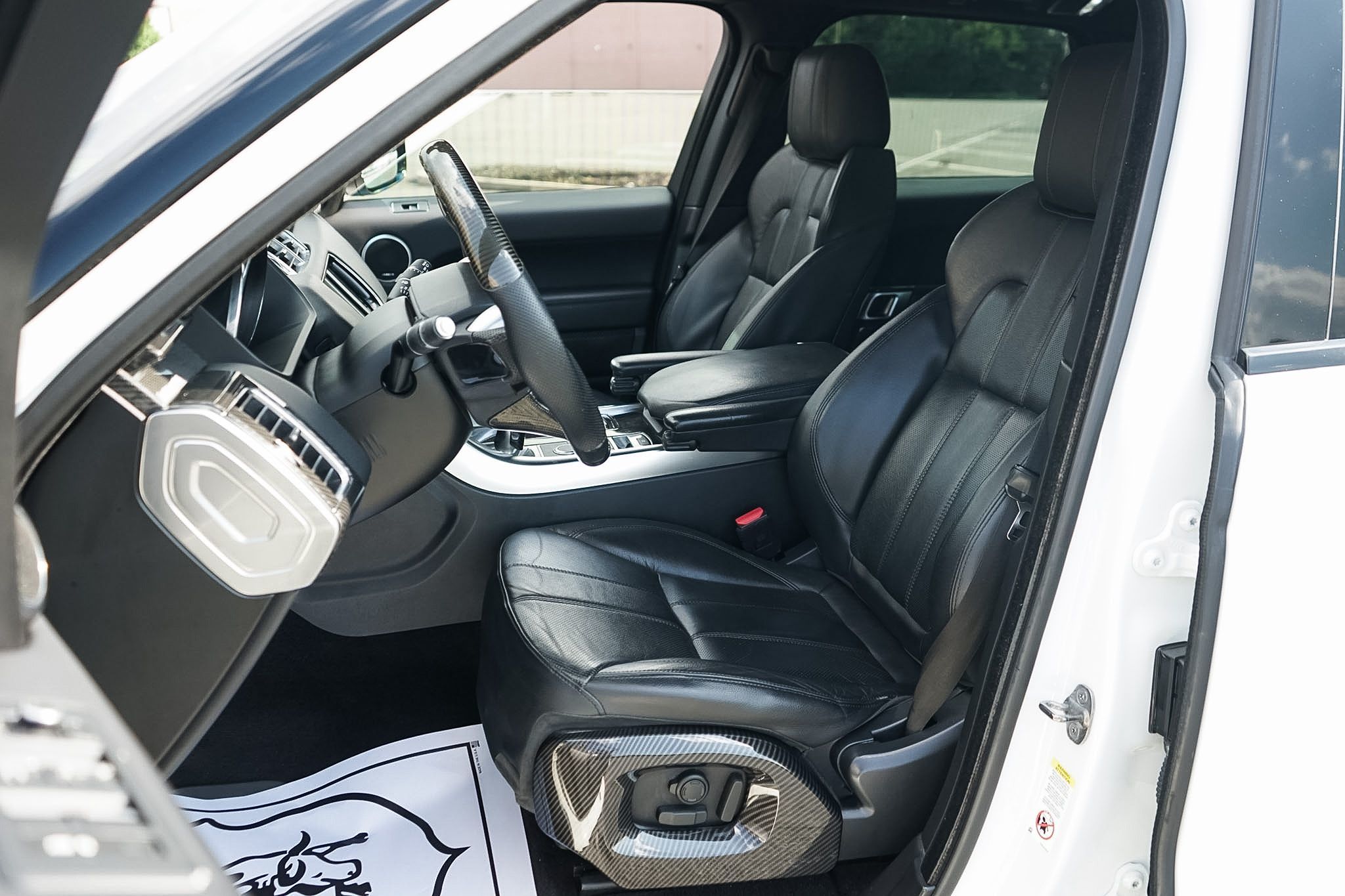 Photo 15 of this Land Rover Range Rover Sport