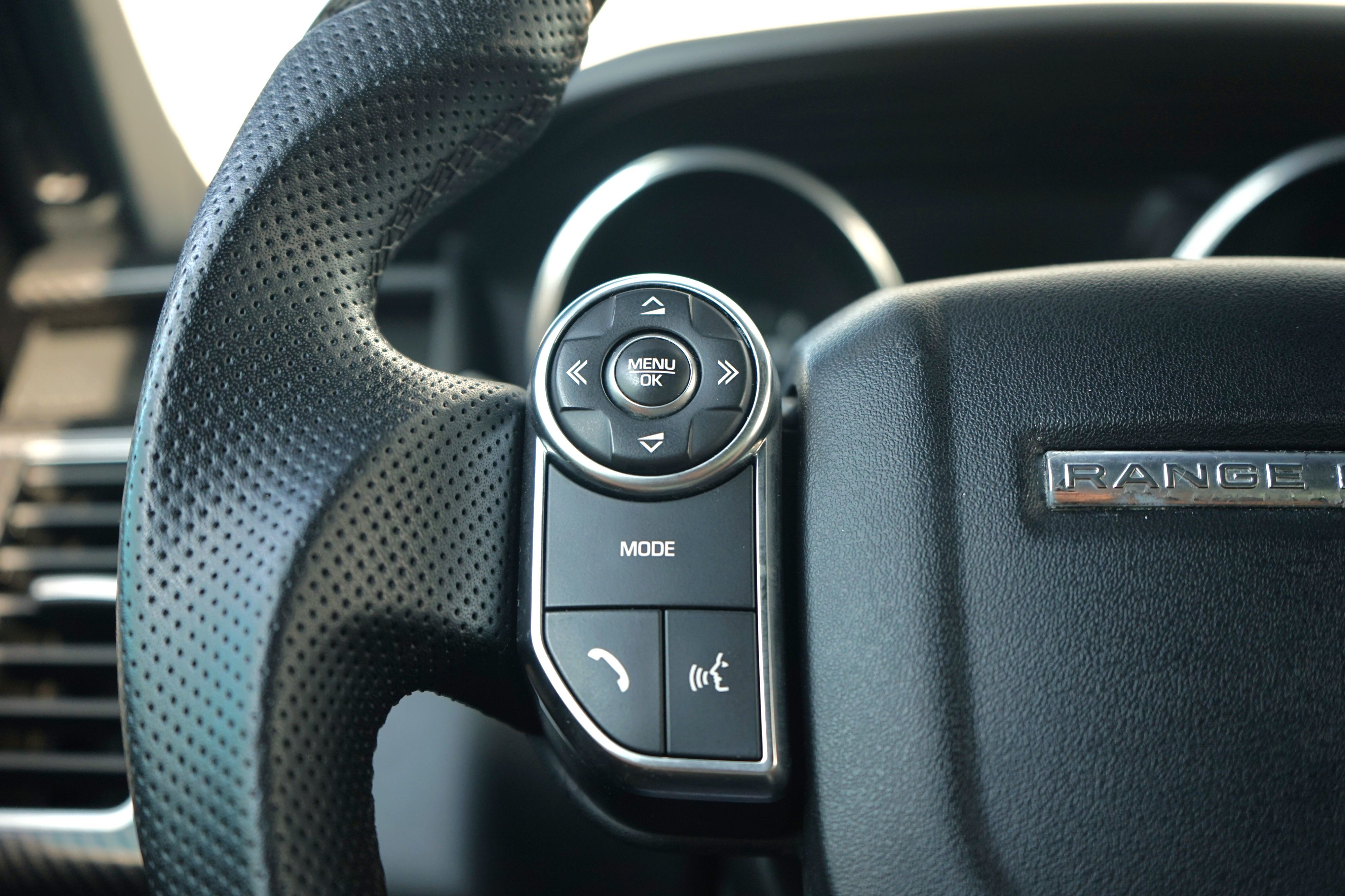 Photo 17 of this Land Rover Range Rover Sport