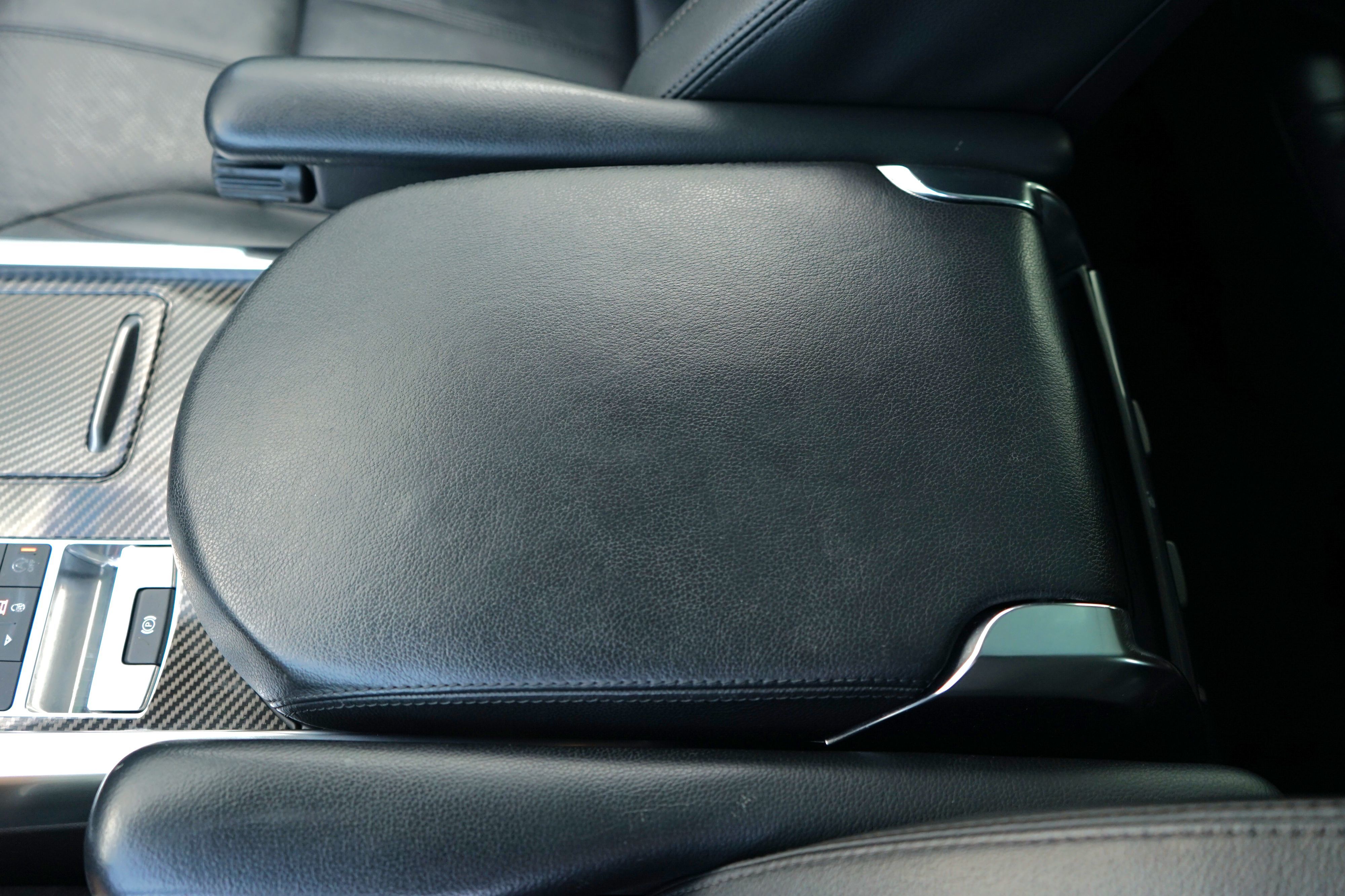 Photo 27 of this Land Rover Range Rover Sport