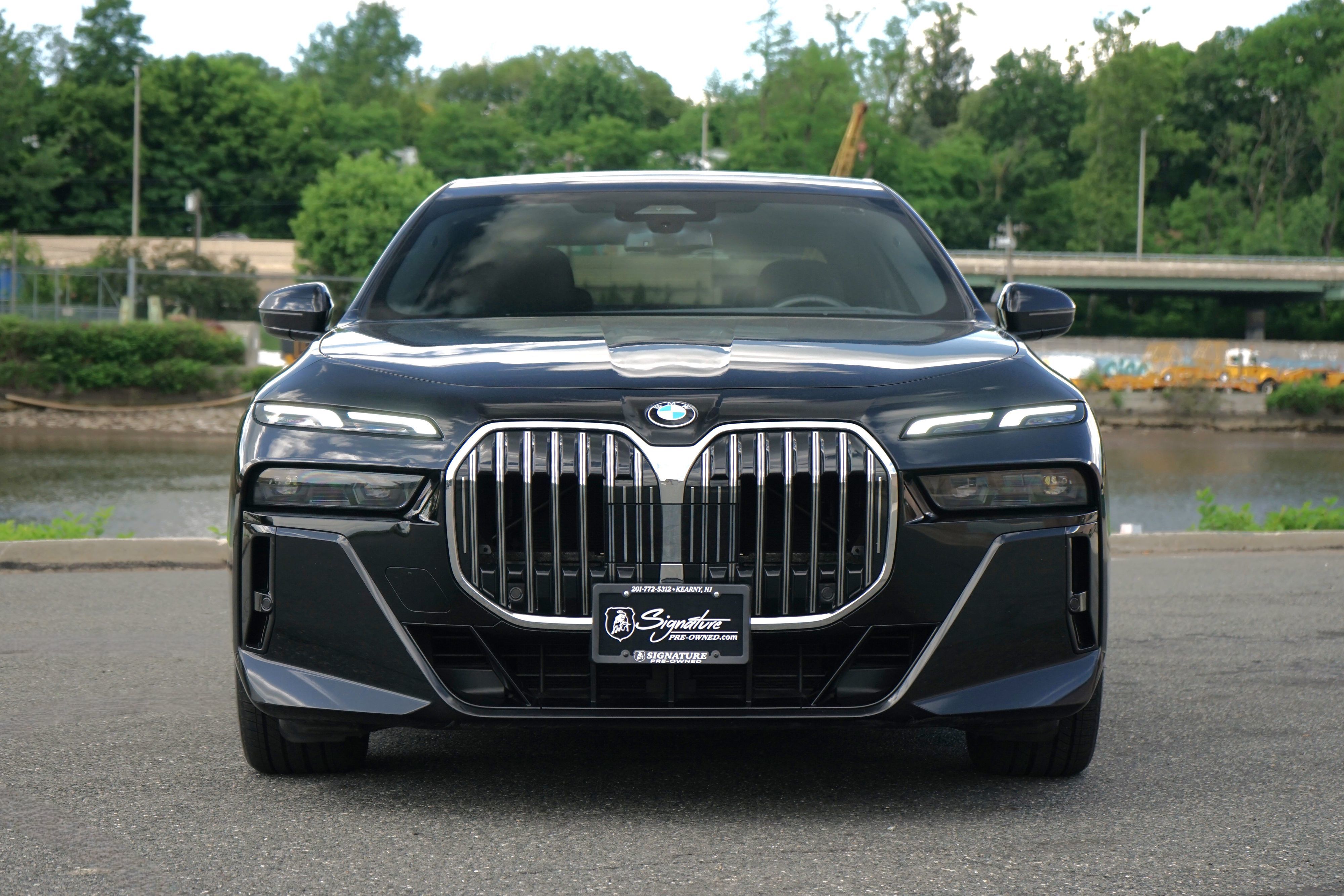 Photo 7 of this BMW 7 Series