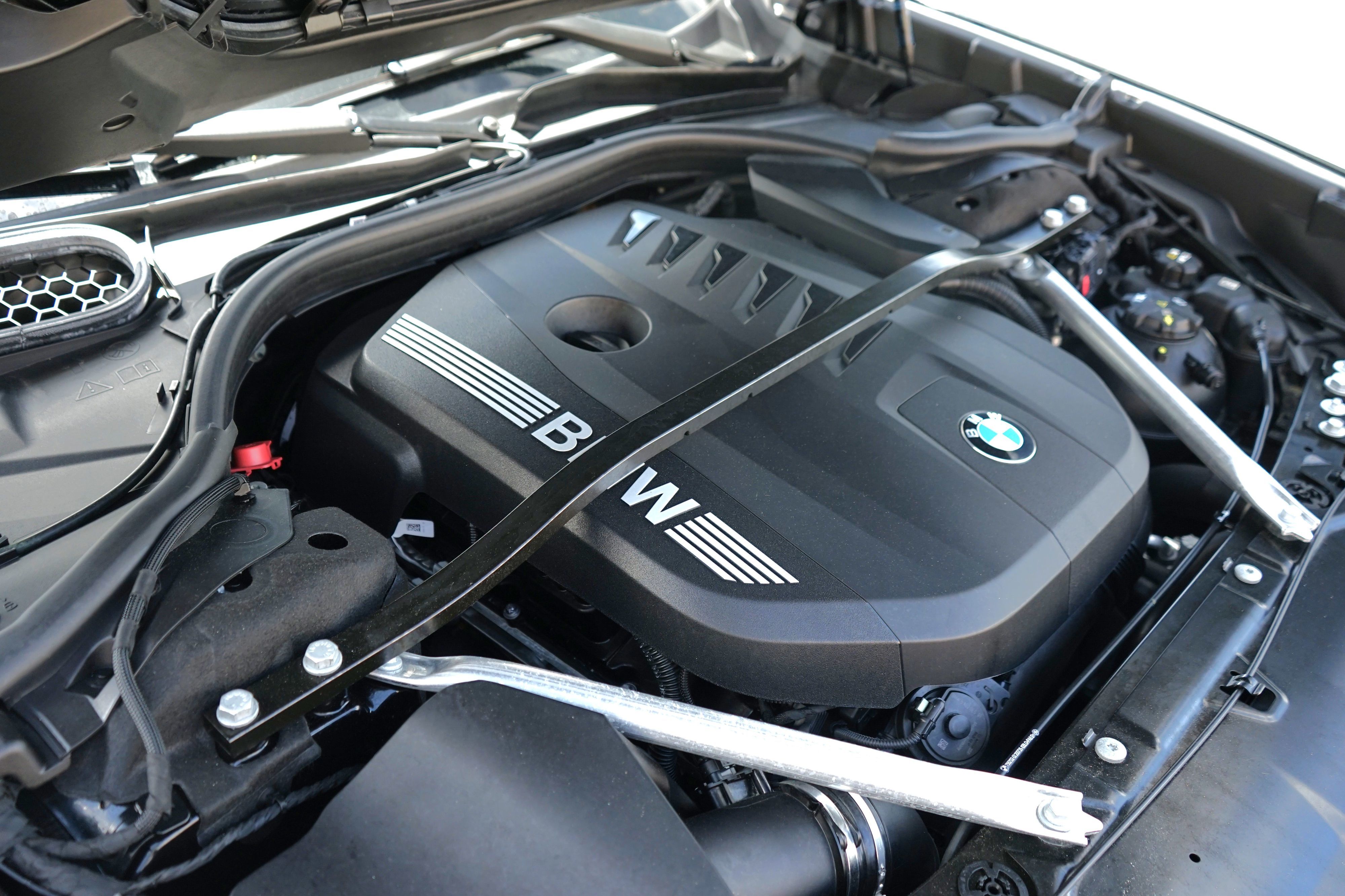 Photo 49 of this BMW 7 Series