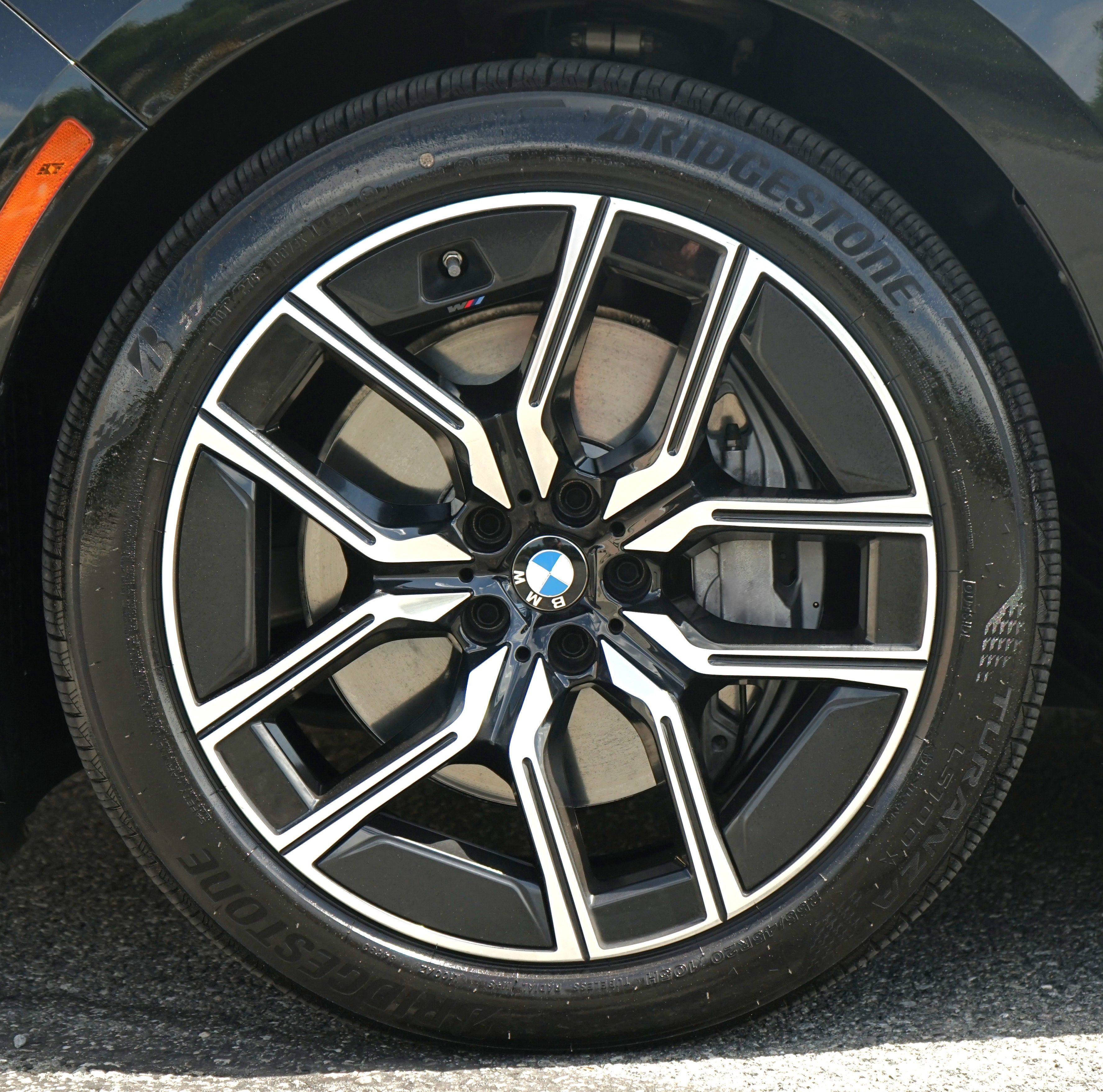 Photo 52 of this BMW 7 Series
