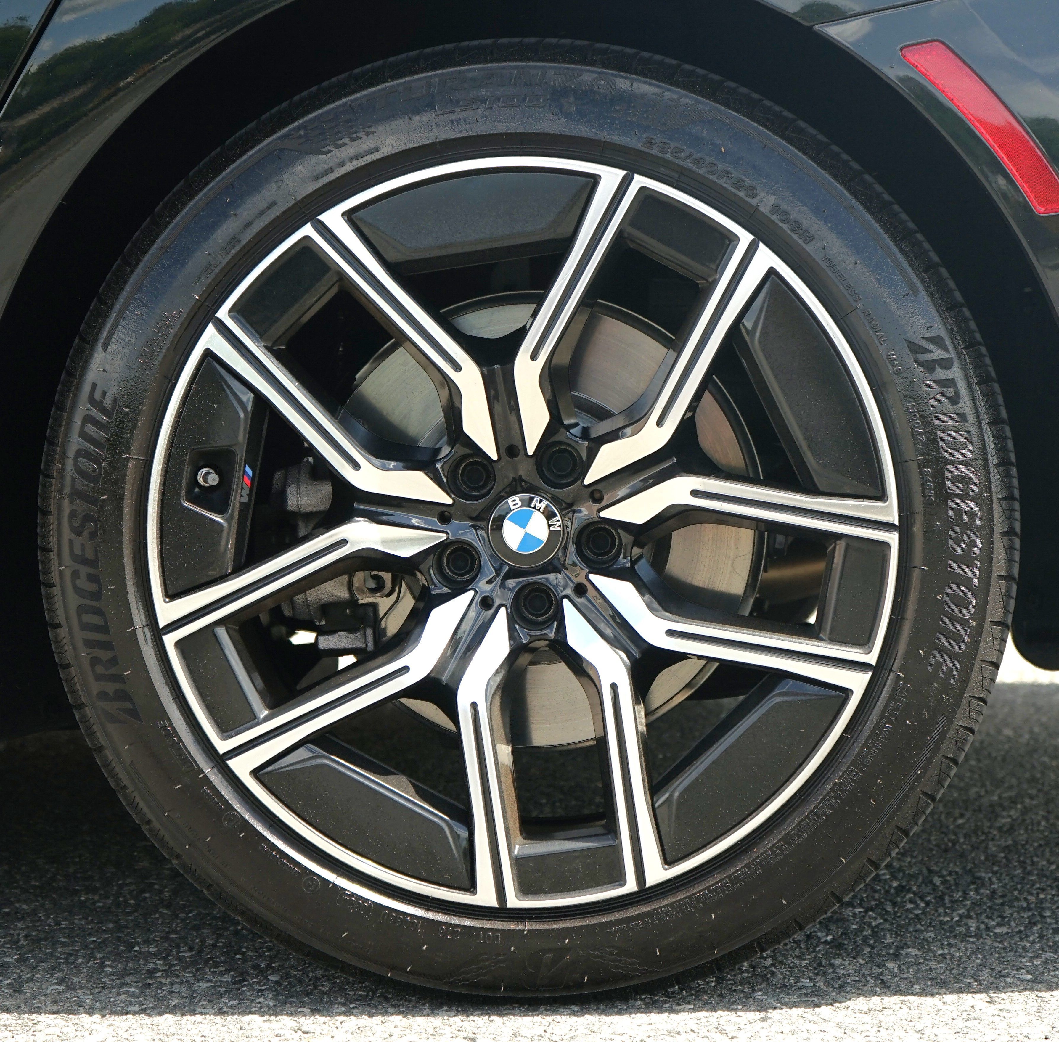 Photo 53 of this BMW 7 Series