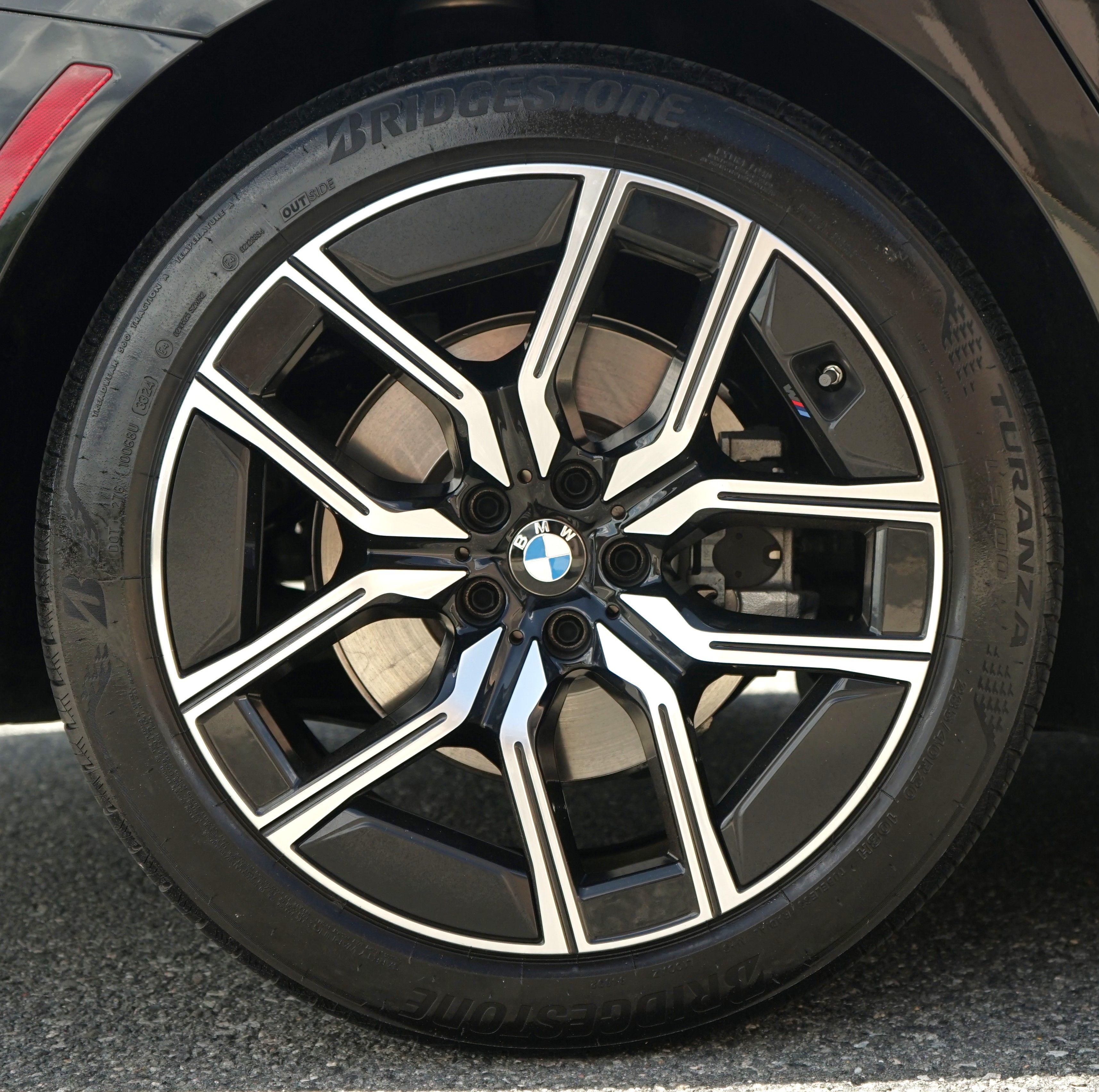 Photo 54 of this BMW 7 Series