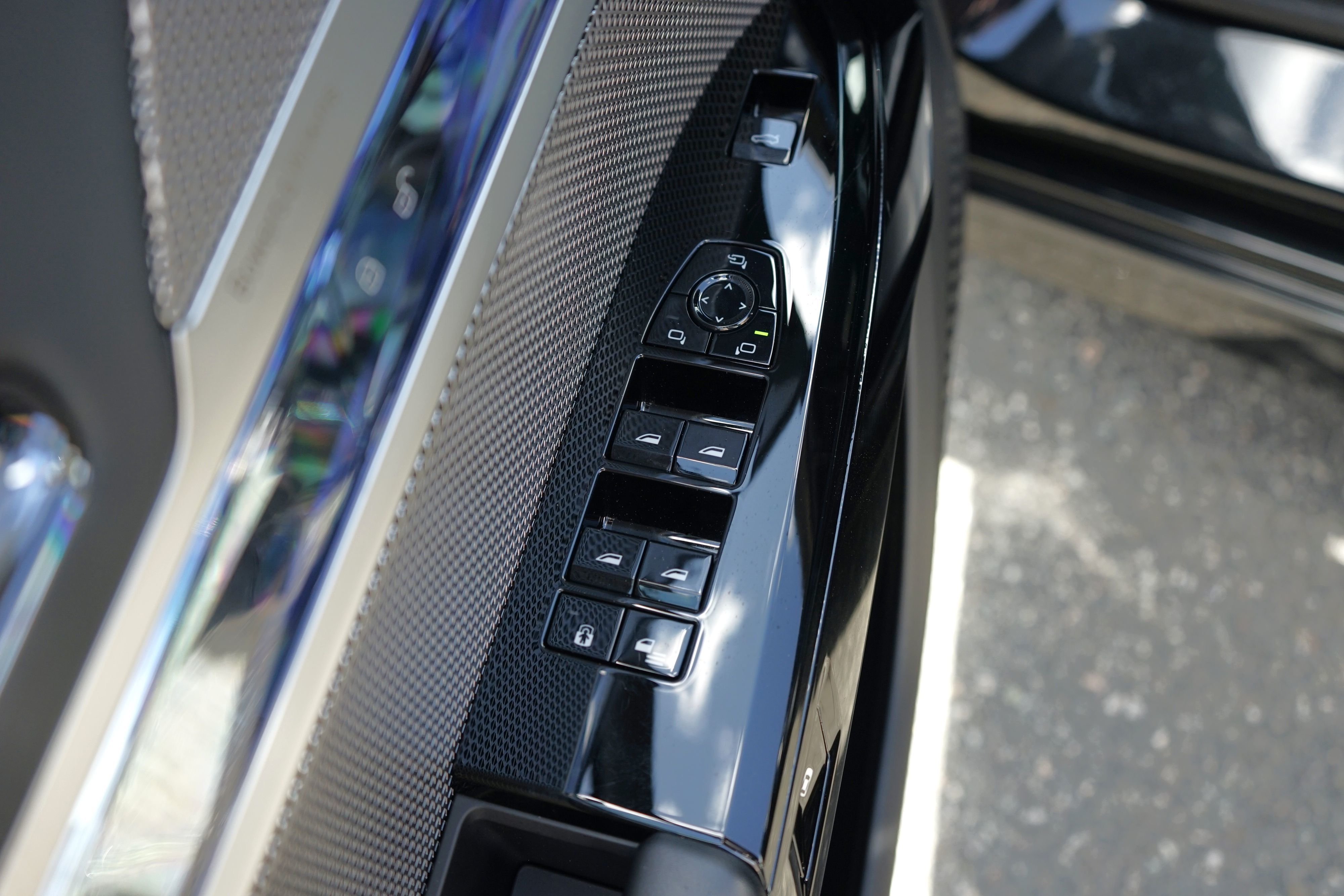 Photo 11 of this BMW 7 Series