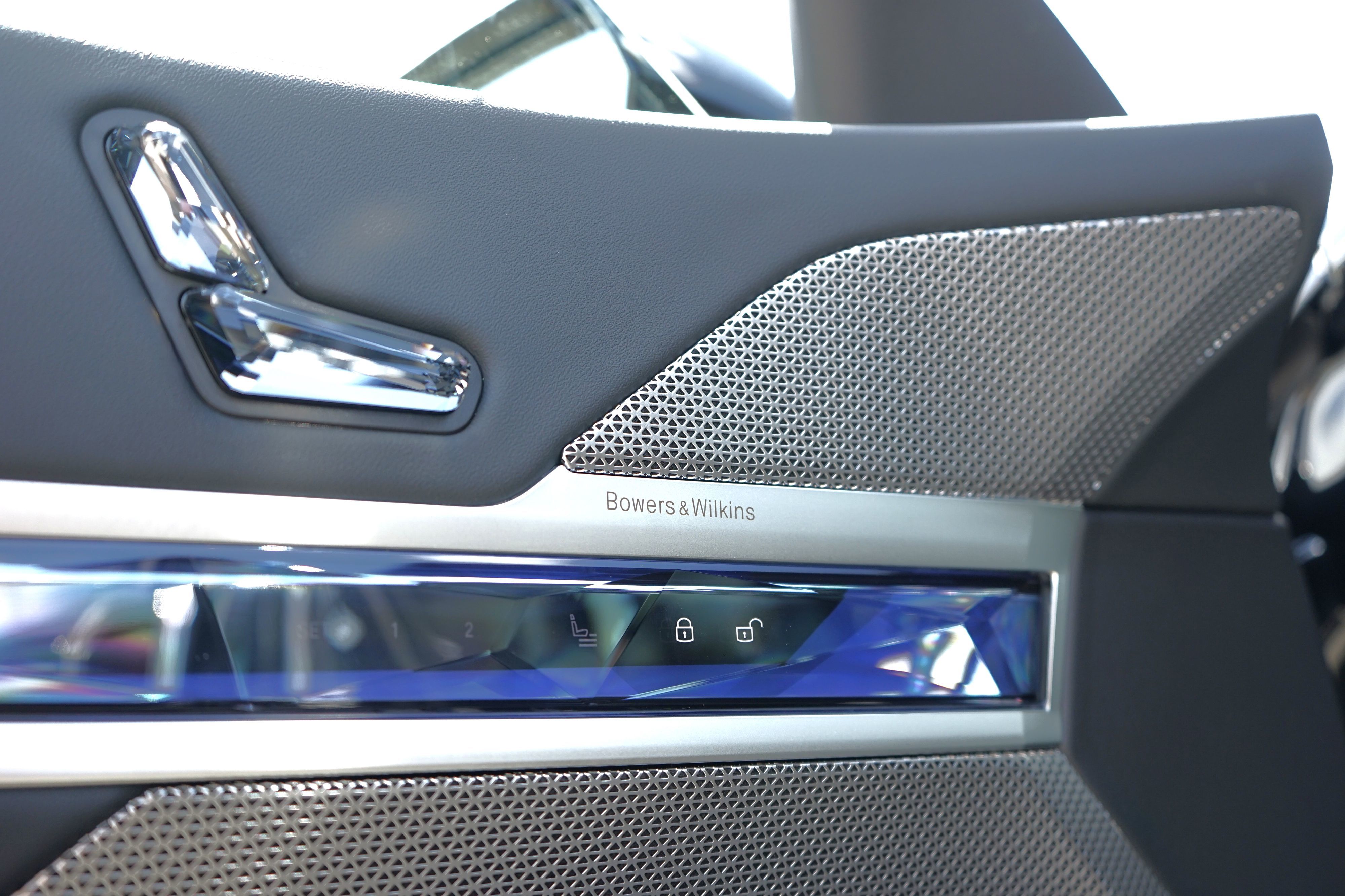 Photo 12 of this BMW 7 Series