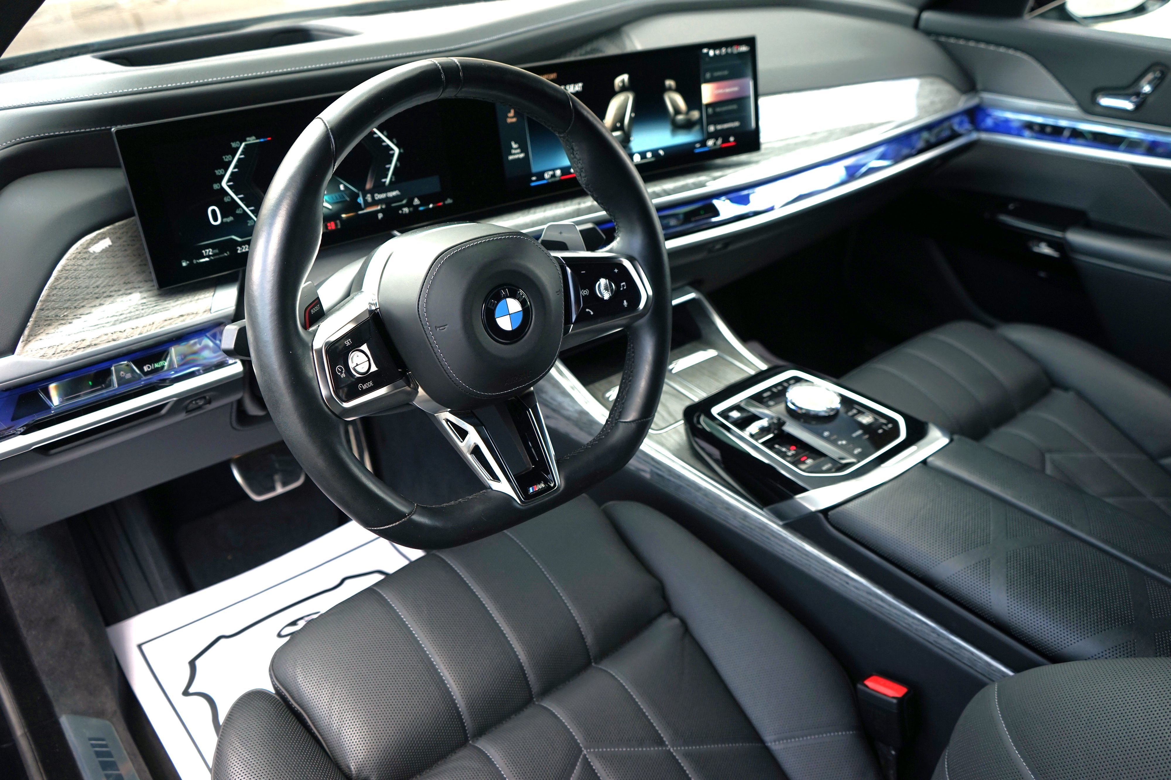 Photo 15 of this BMW 7 Series