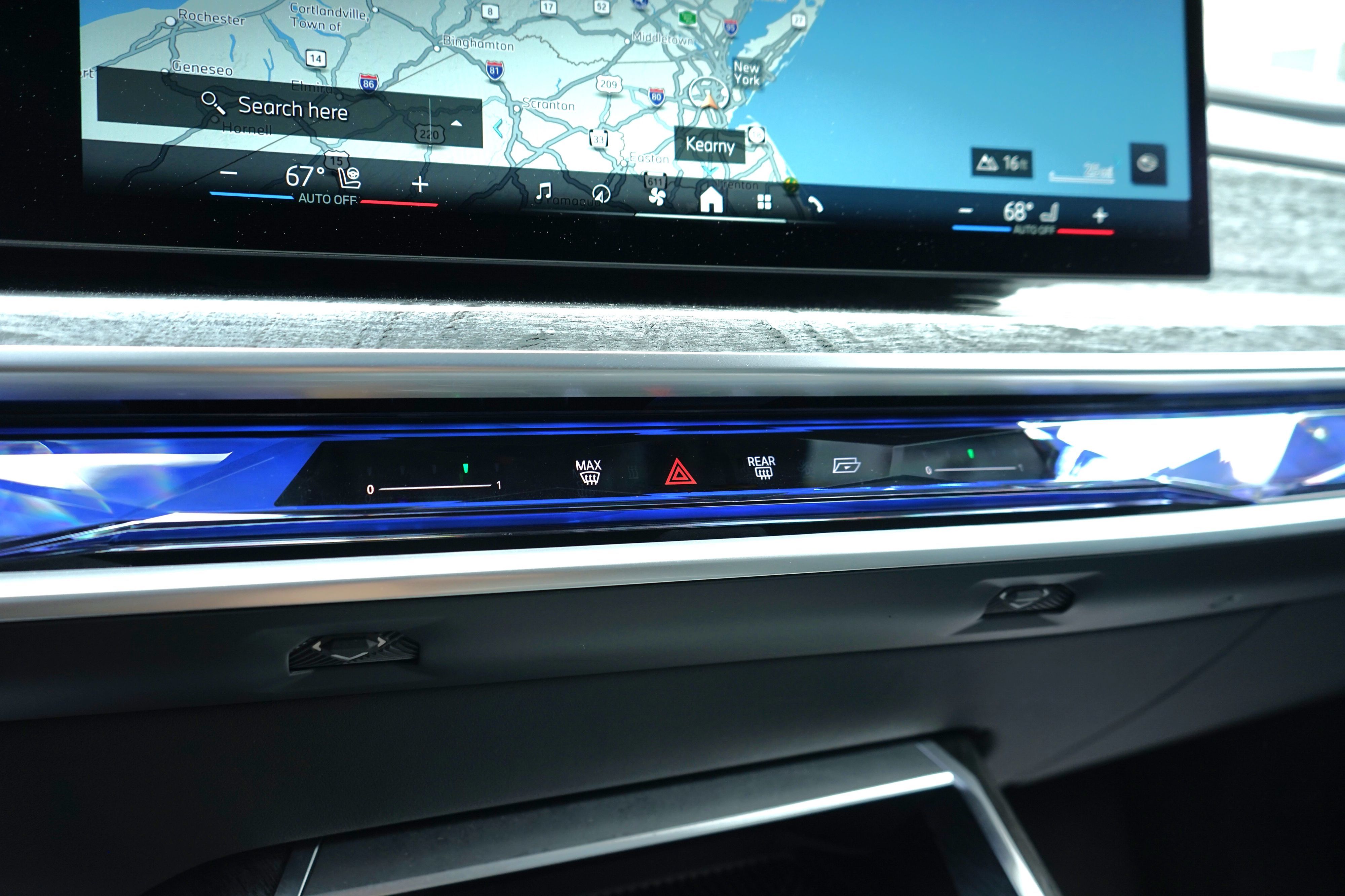 Photo 23 of this BMW 7 Series