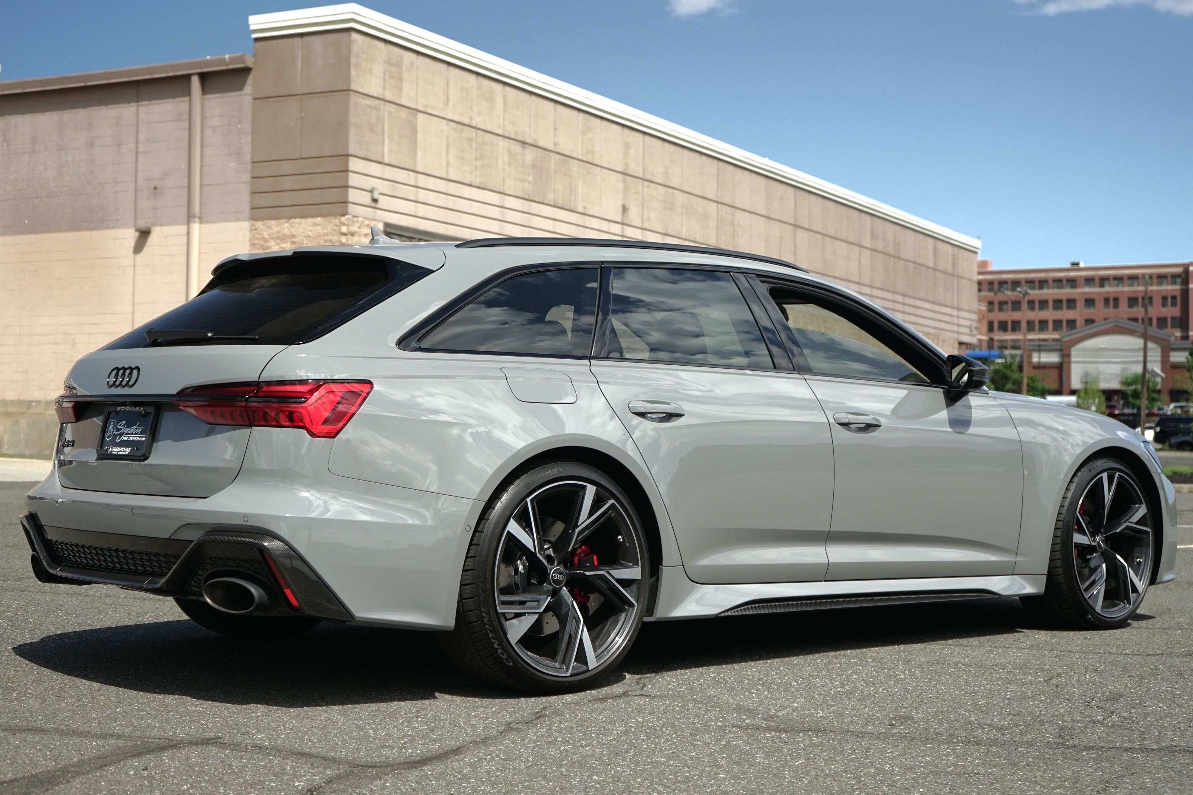 Photo 4 of this Audi RS 6 Avant