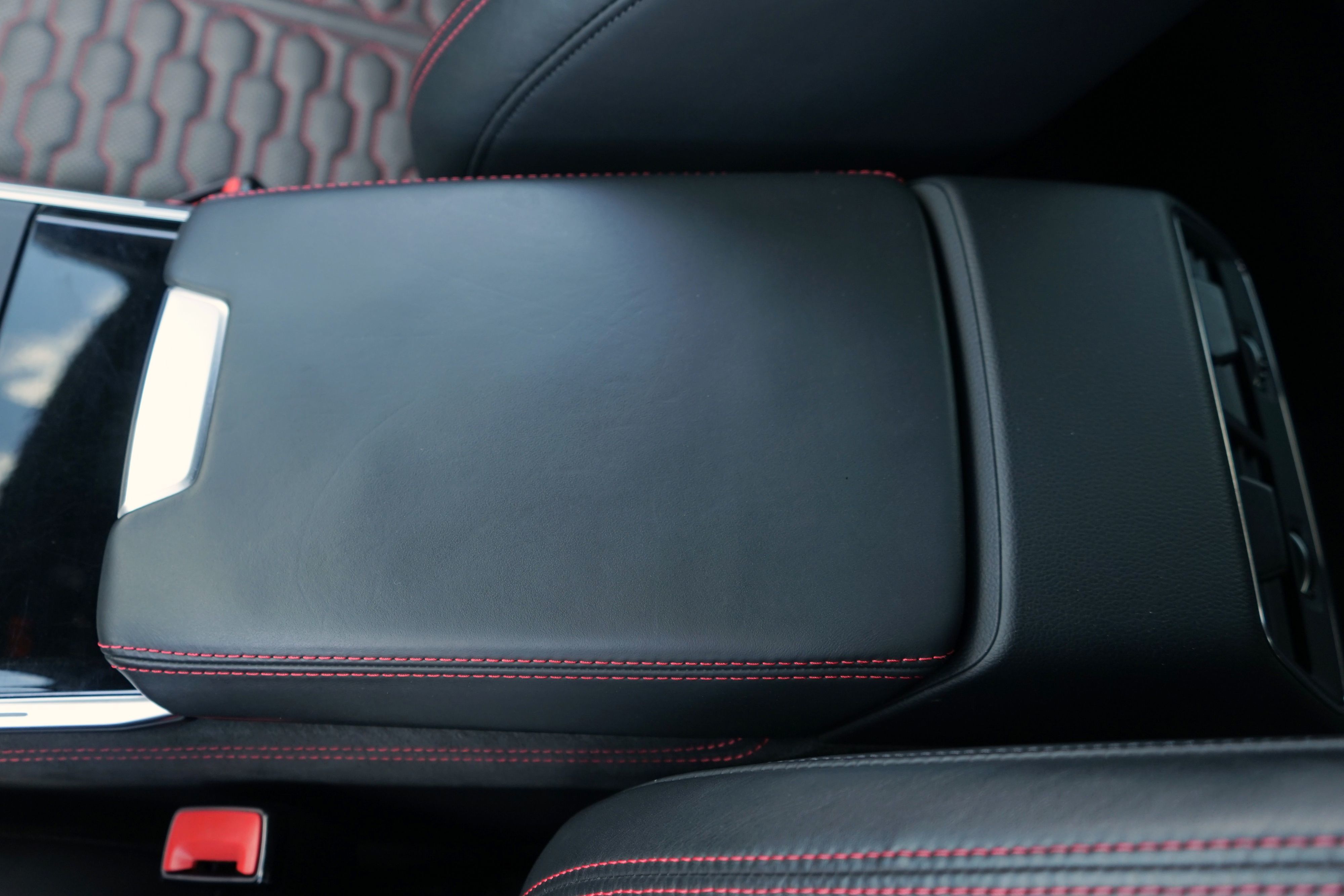 Photo 32 of this Audi RS 6 Avant