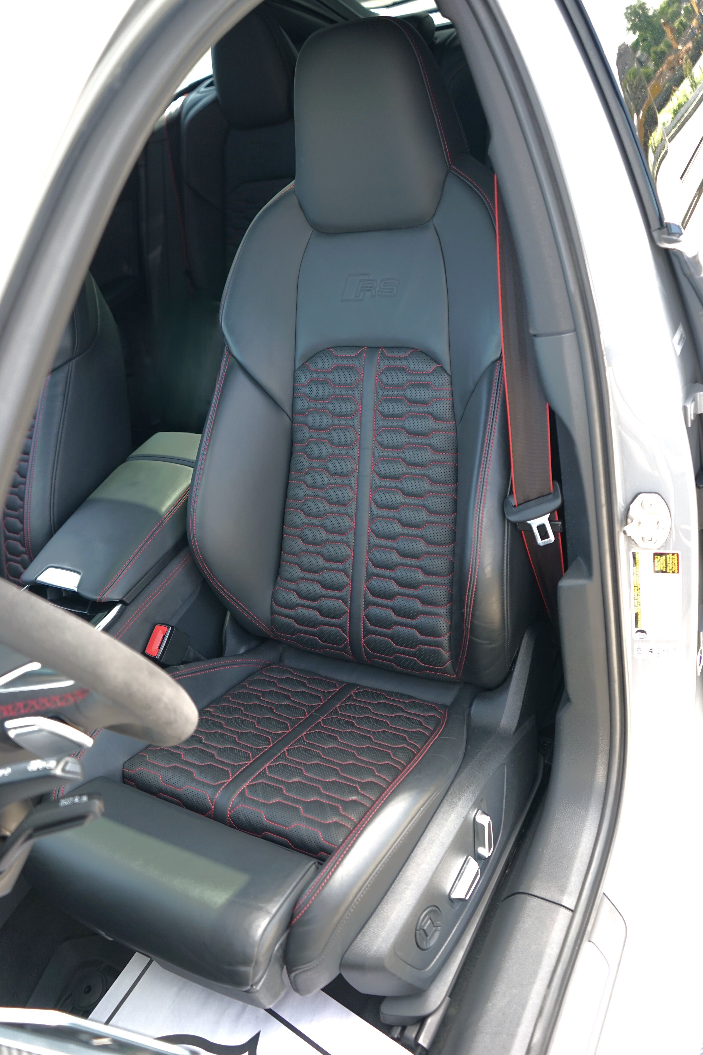 Photo 18 of this Audi RS 6 Avant