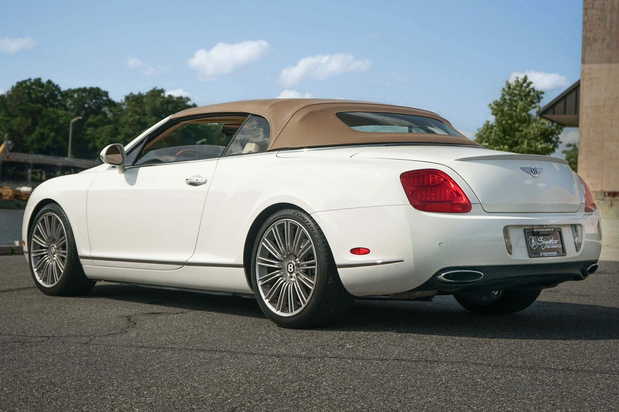 Photo 6 of this Bentley Continental GT