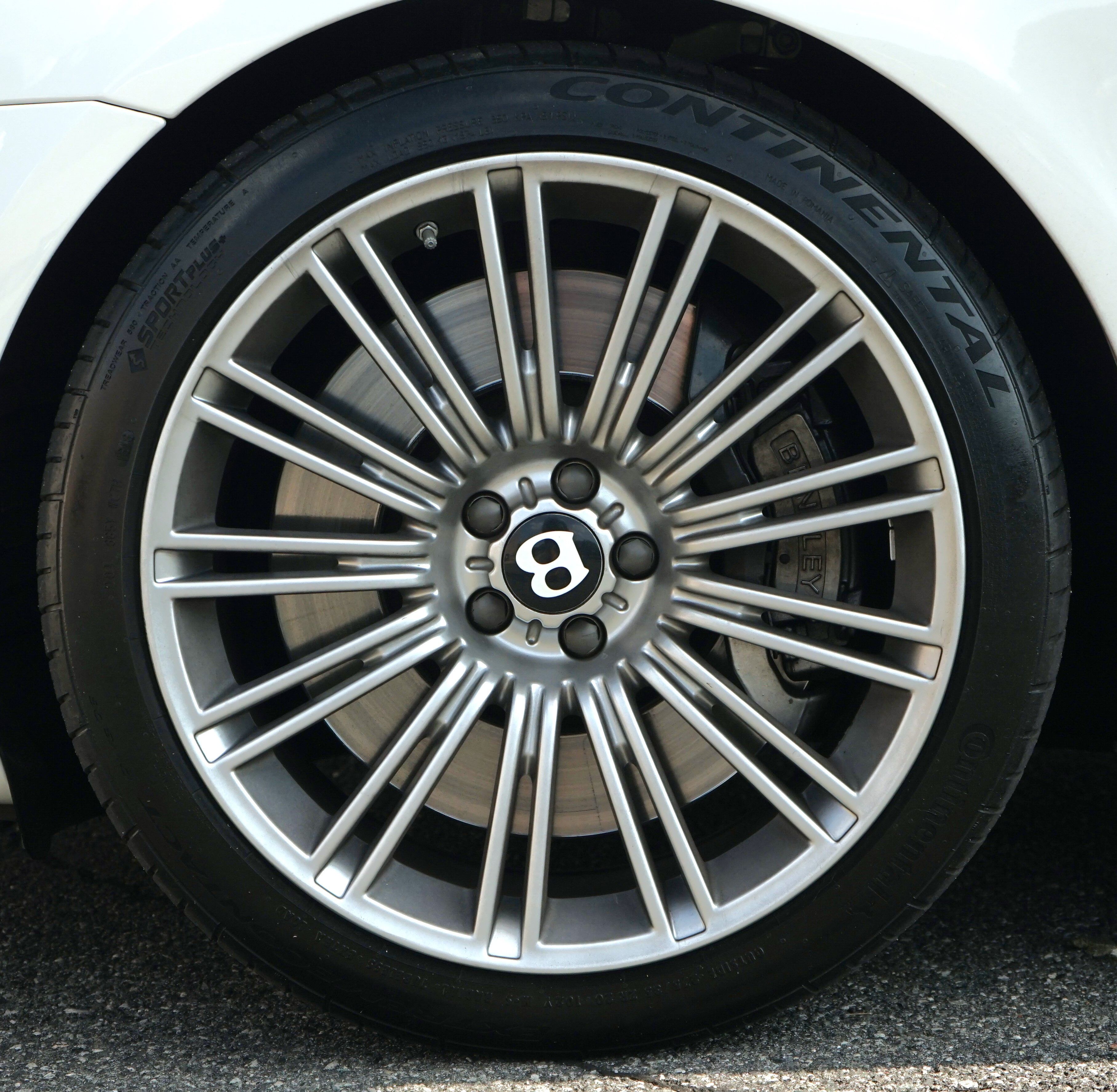 Photo 41 of this Bentley Continental GT