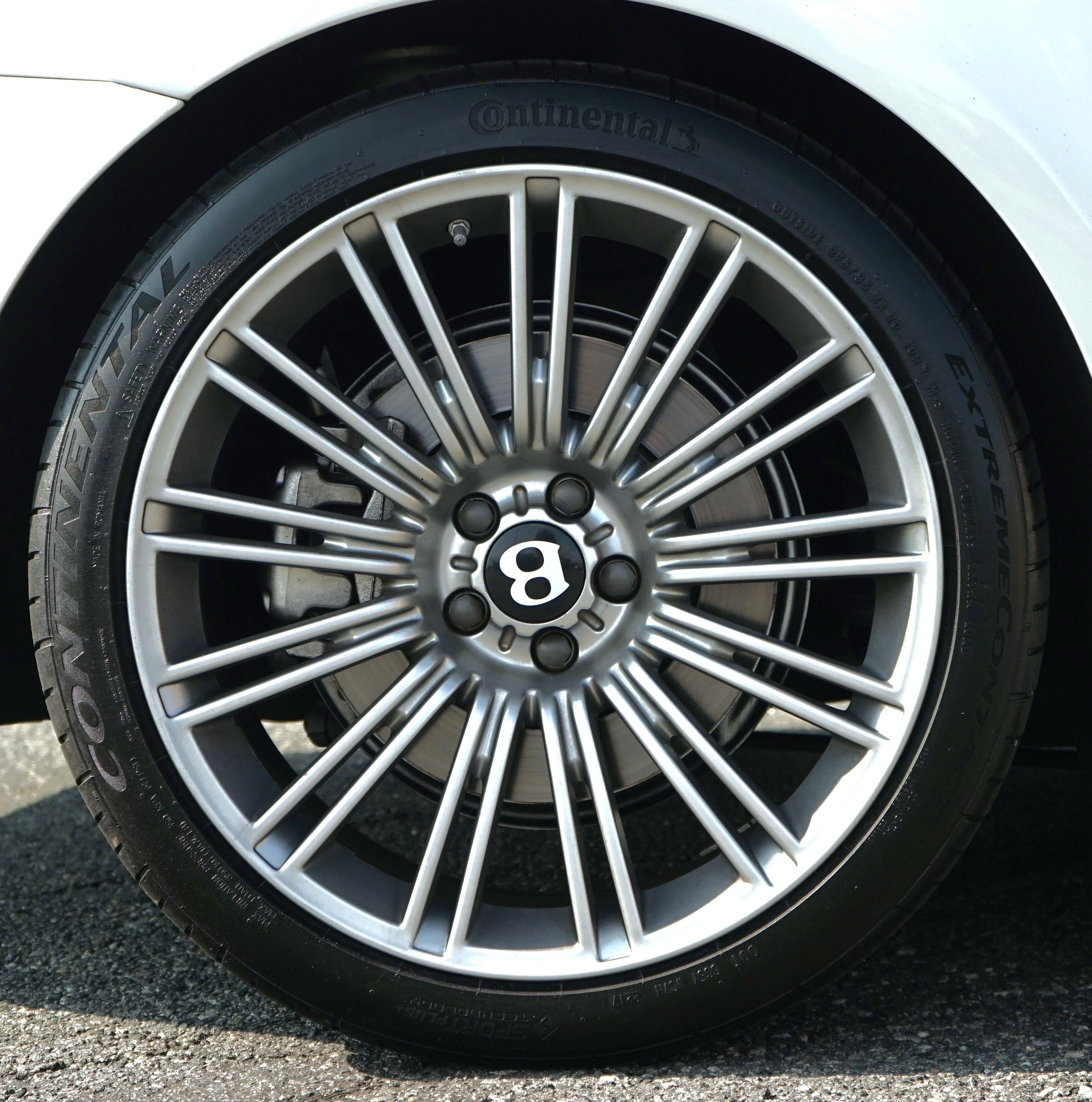 Photo 43 of this Bentley Continental GT