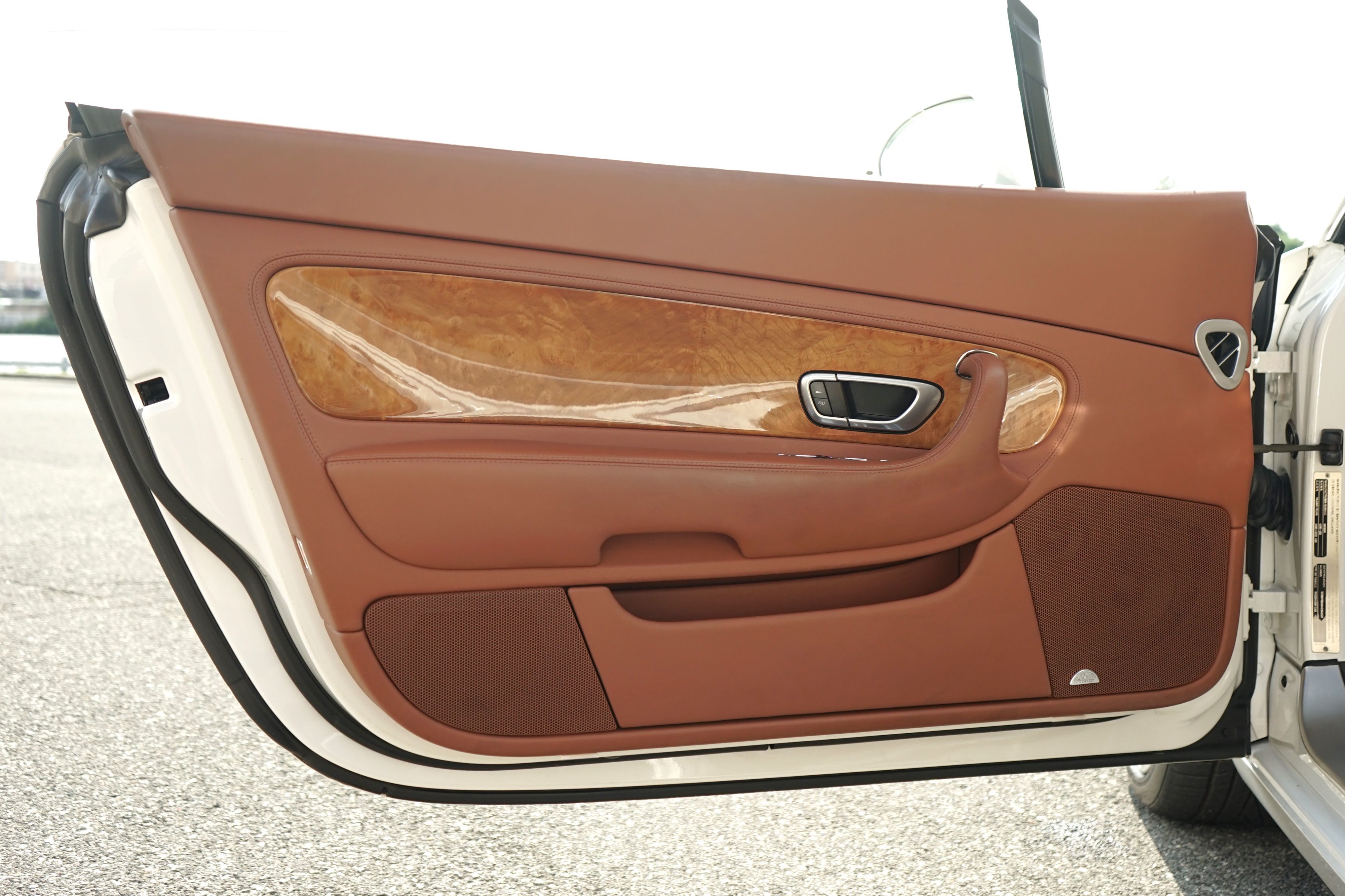 Photo 14 of this Bentley Continental GT