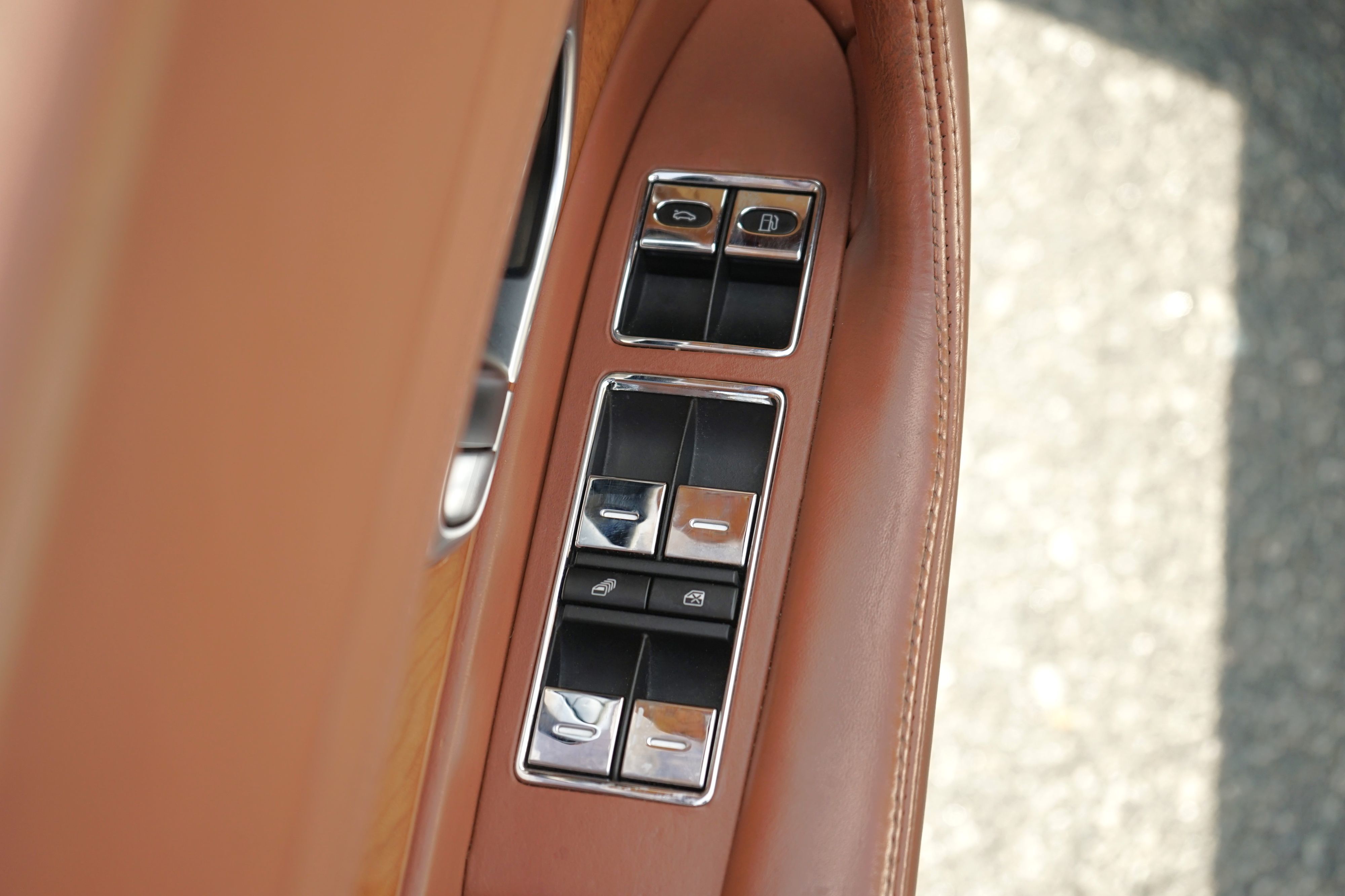 Photo 15 of this Bentley Continental GT