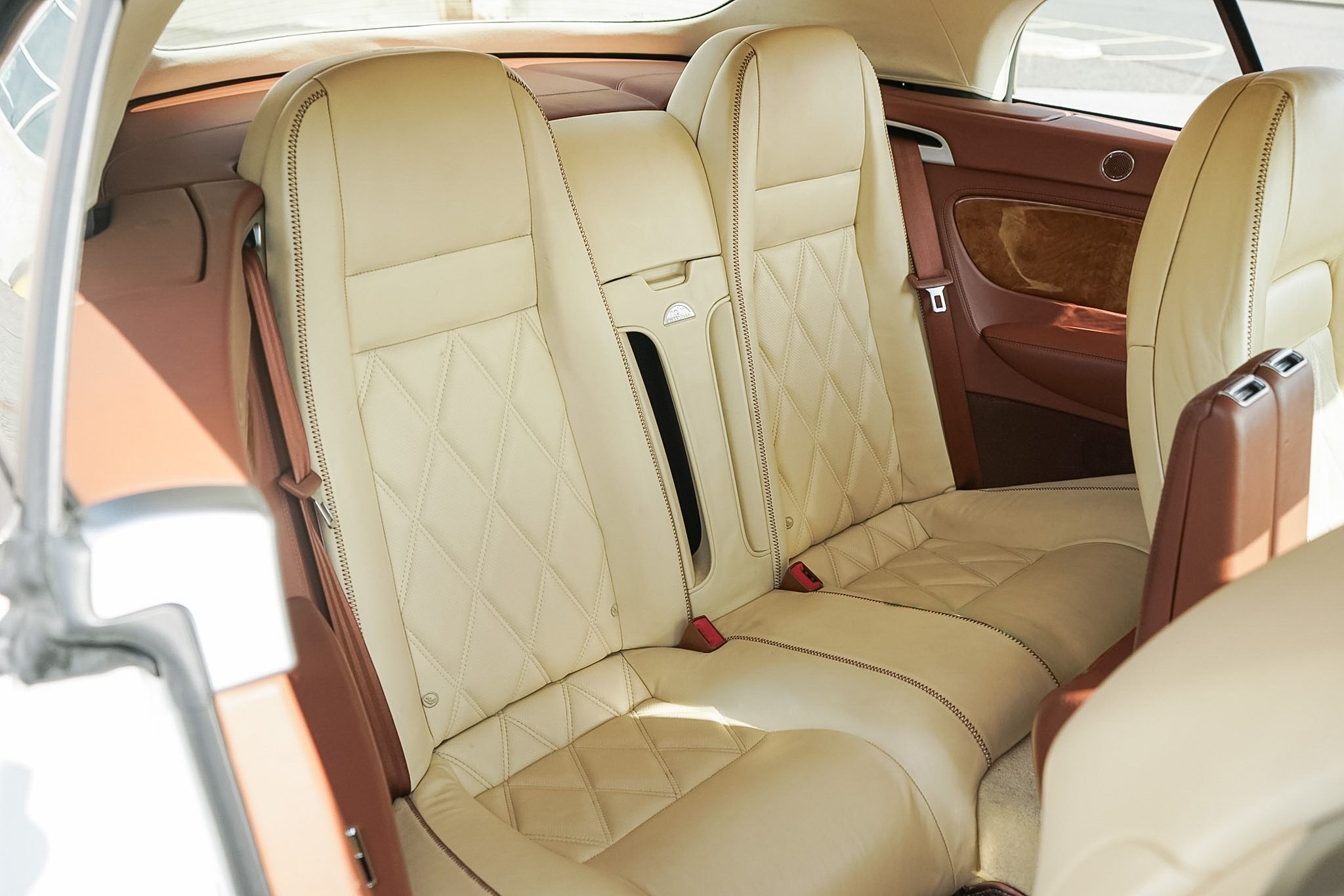 Photo 30 of this Bentley Continental GT