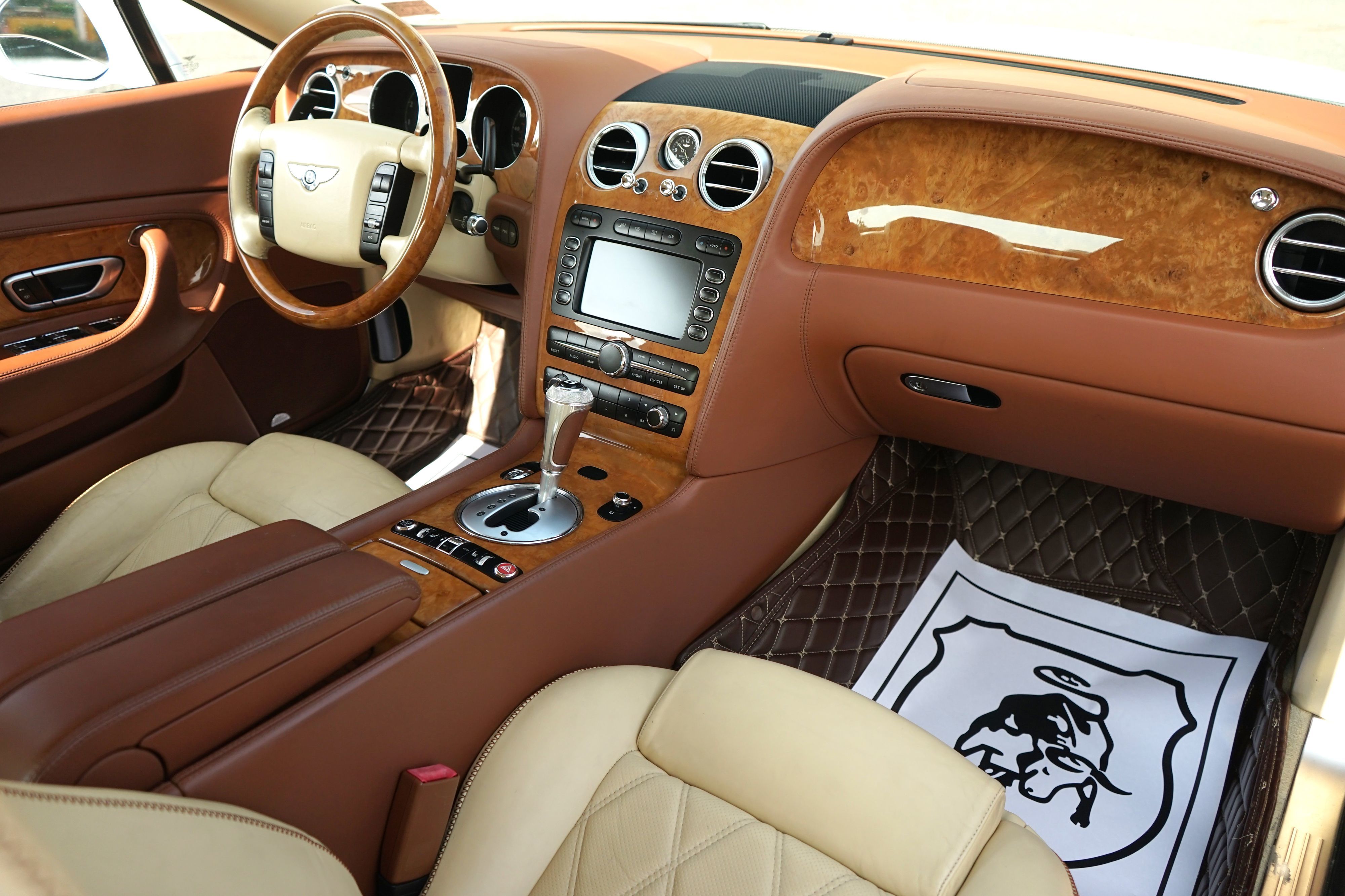 Photo 29 of this Bentley Continental GT
