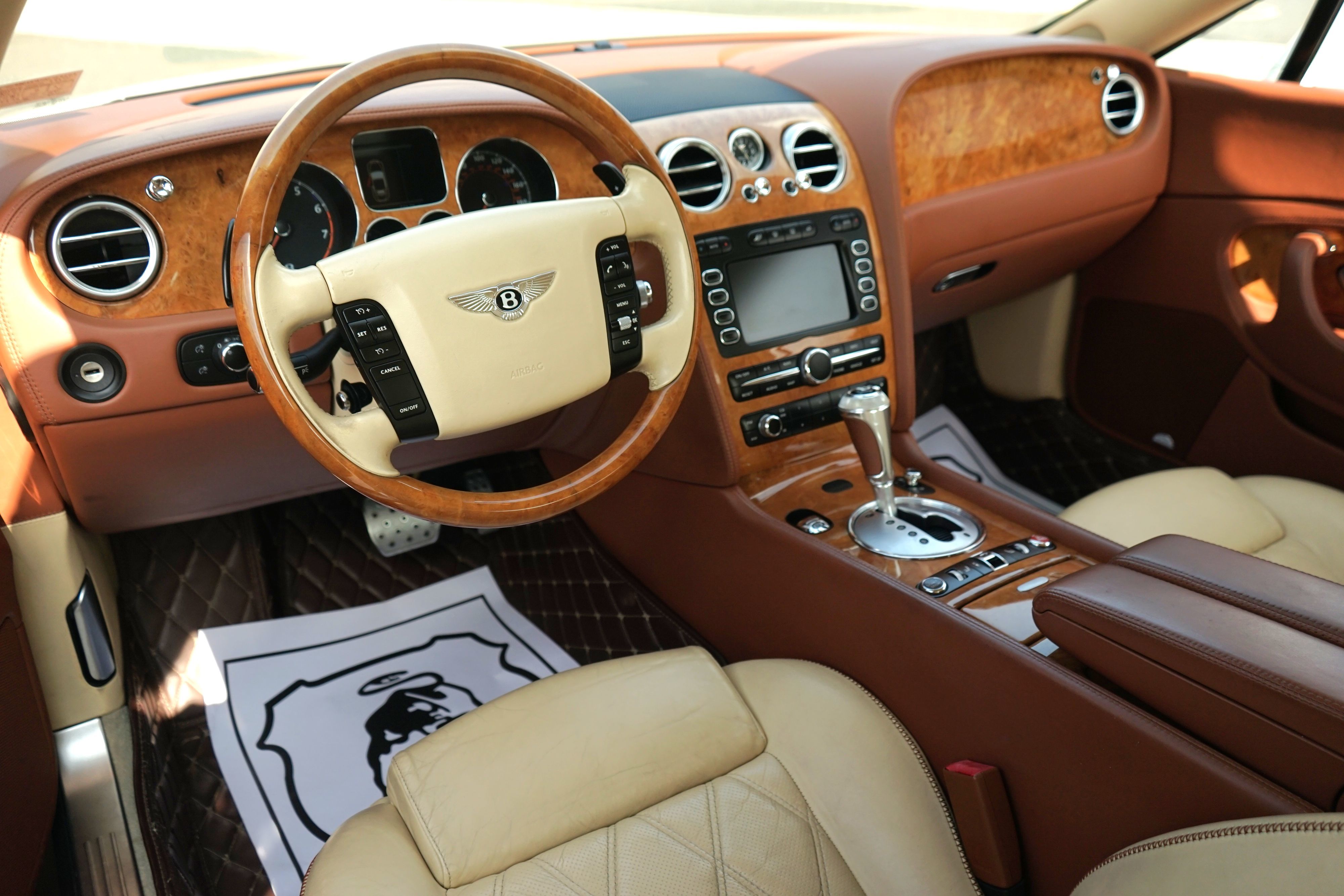 Photo 18 of this Bentley Continental GT