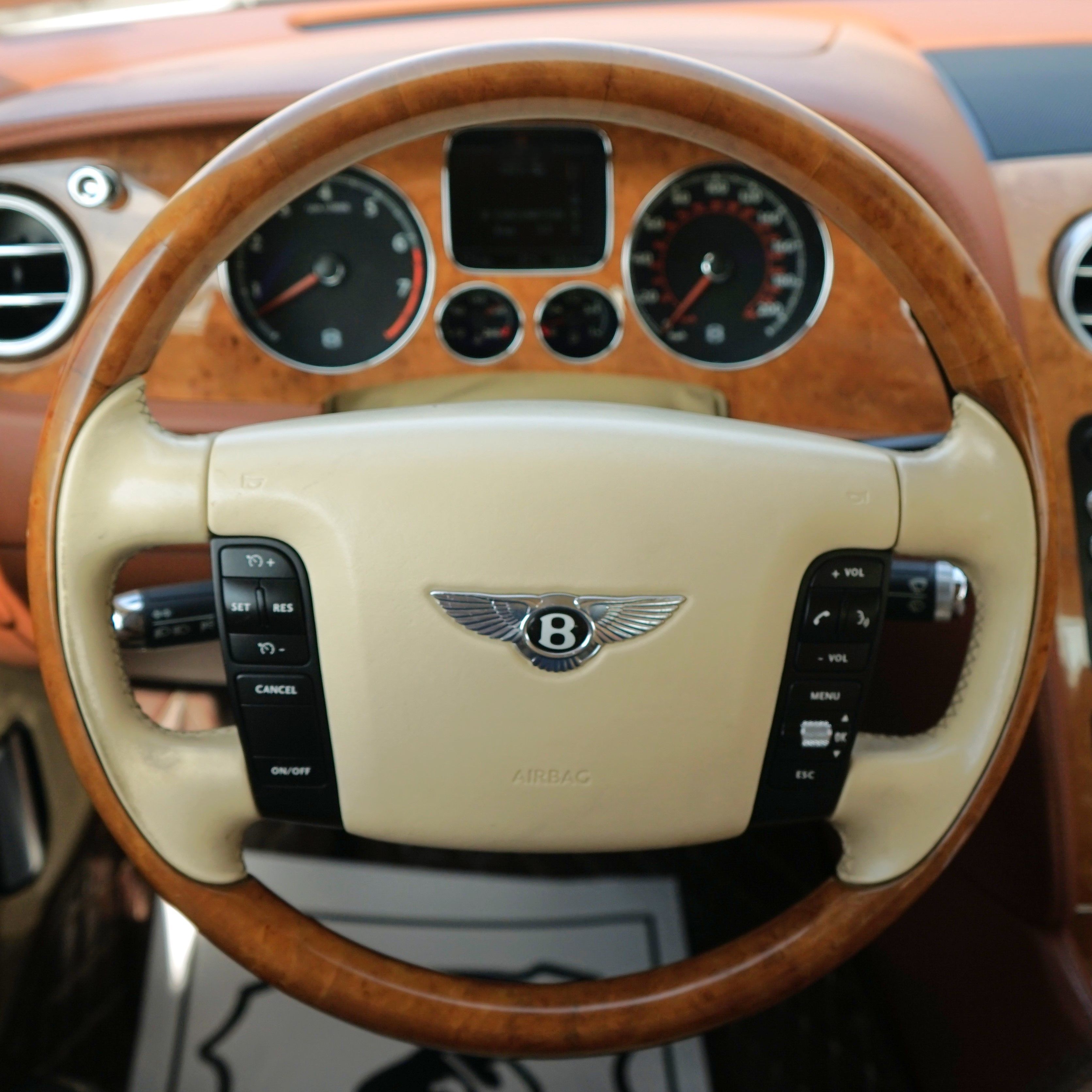 Photo 20 of this Bentley Continental GT