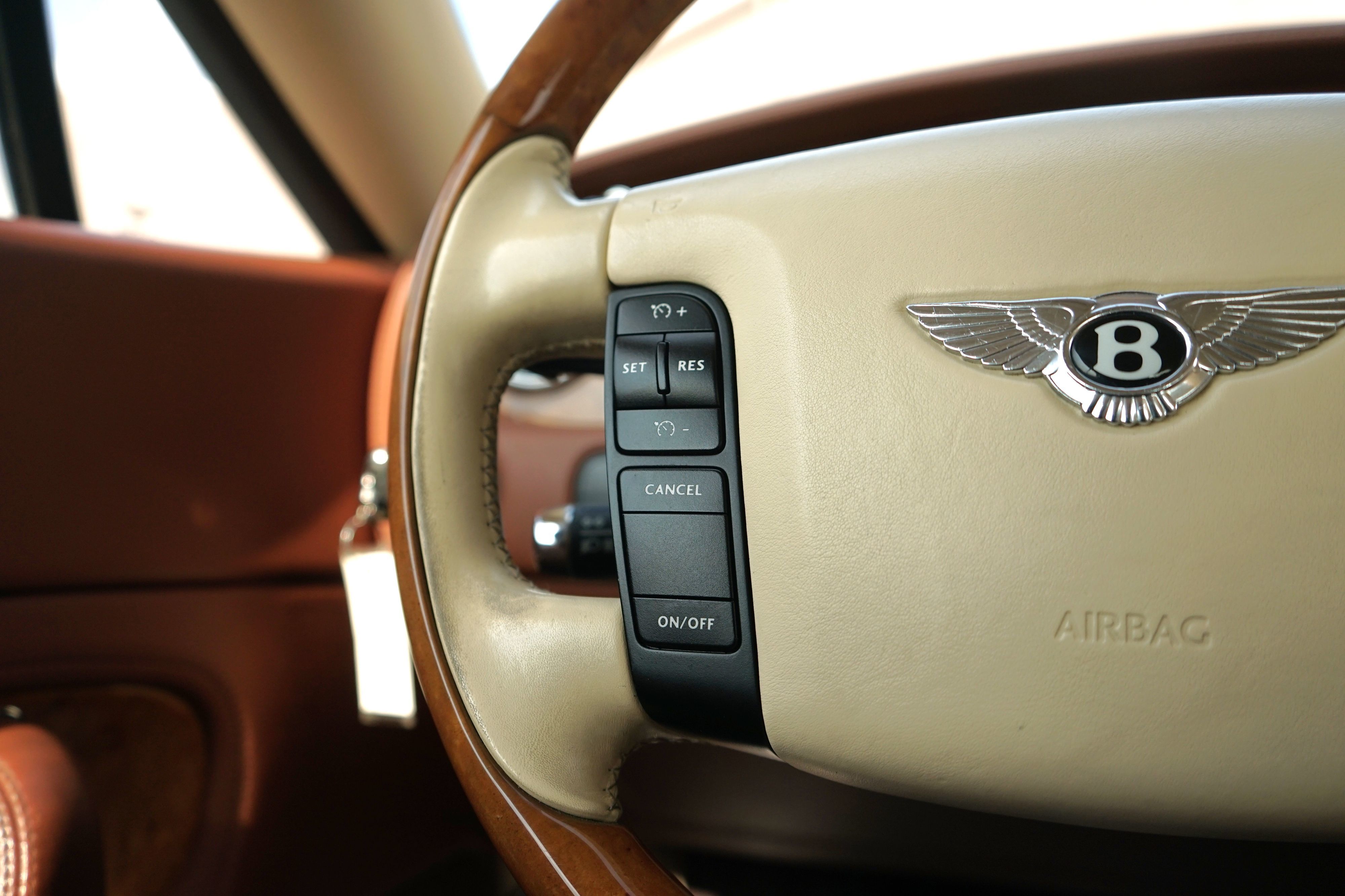 Photo 19 of this Bentley Continental GT