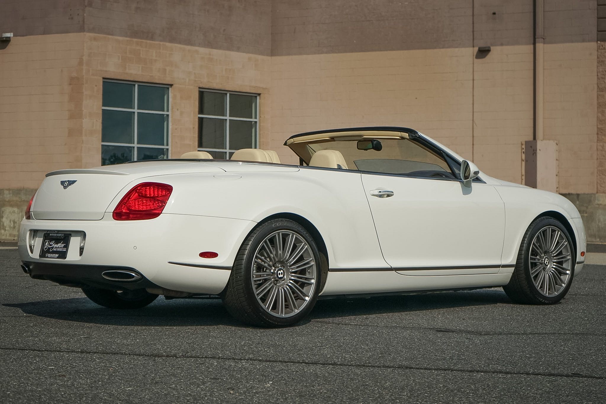 Photo 8 of this Bentley Continental GT