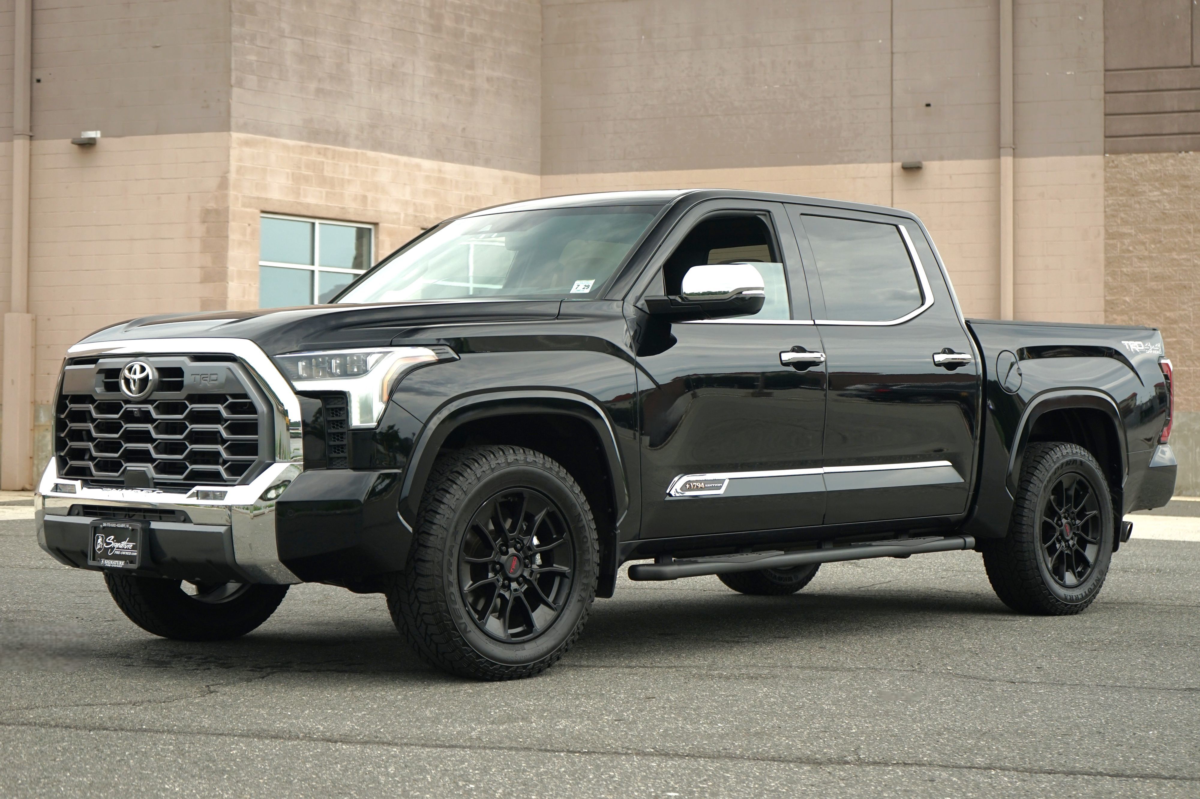 Photo 2 of this Toyota Tundra 4WD
