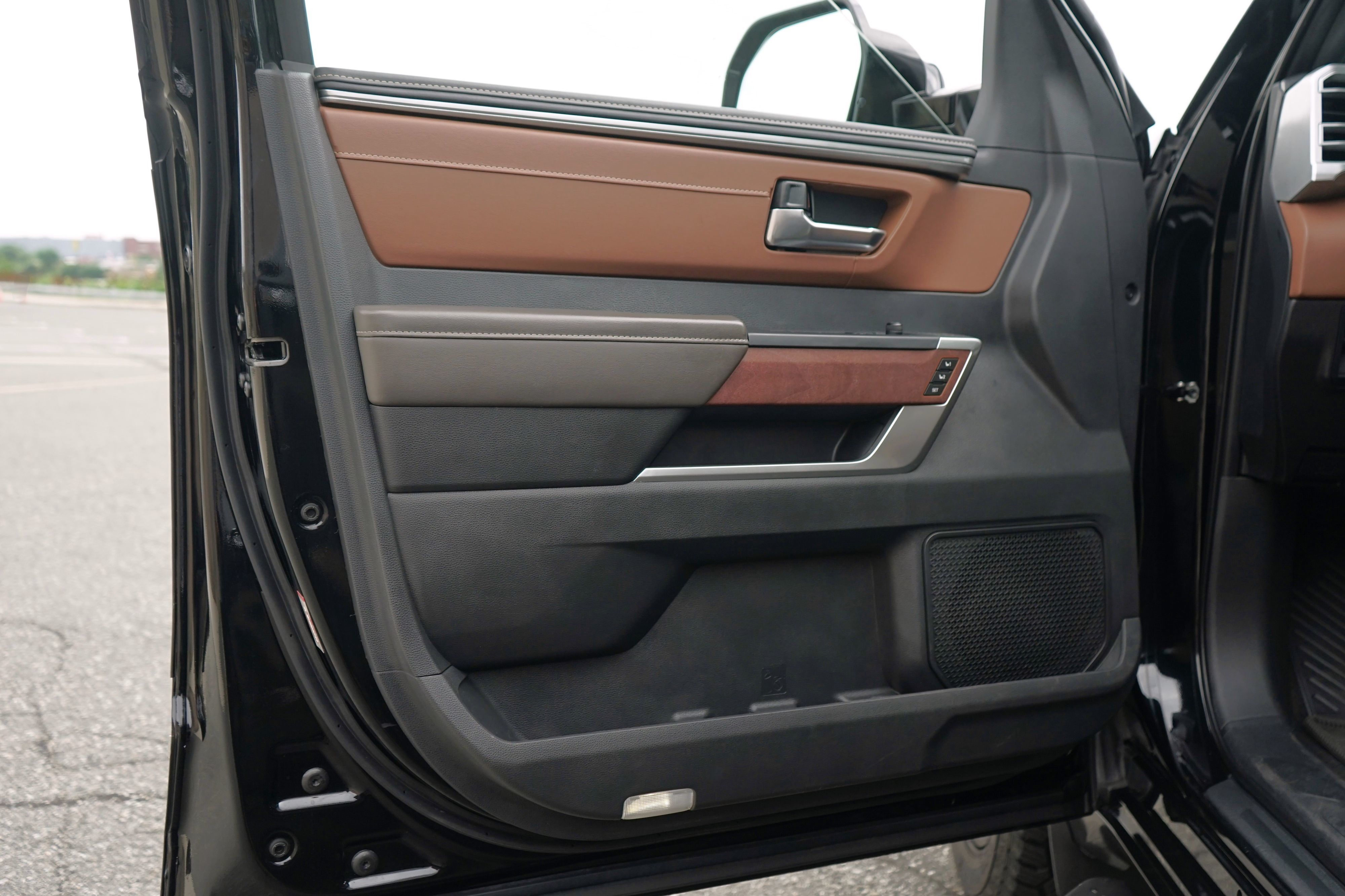 Photo 13 of this Toyota Tundra 4WD