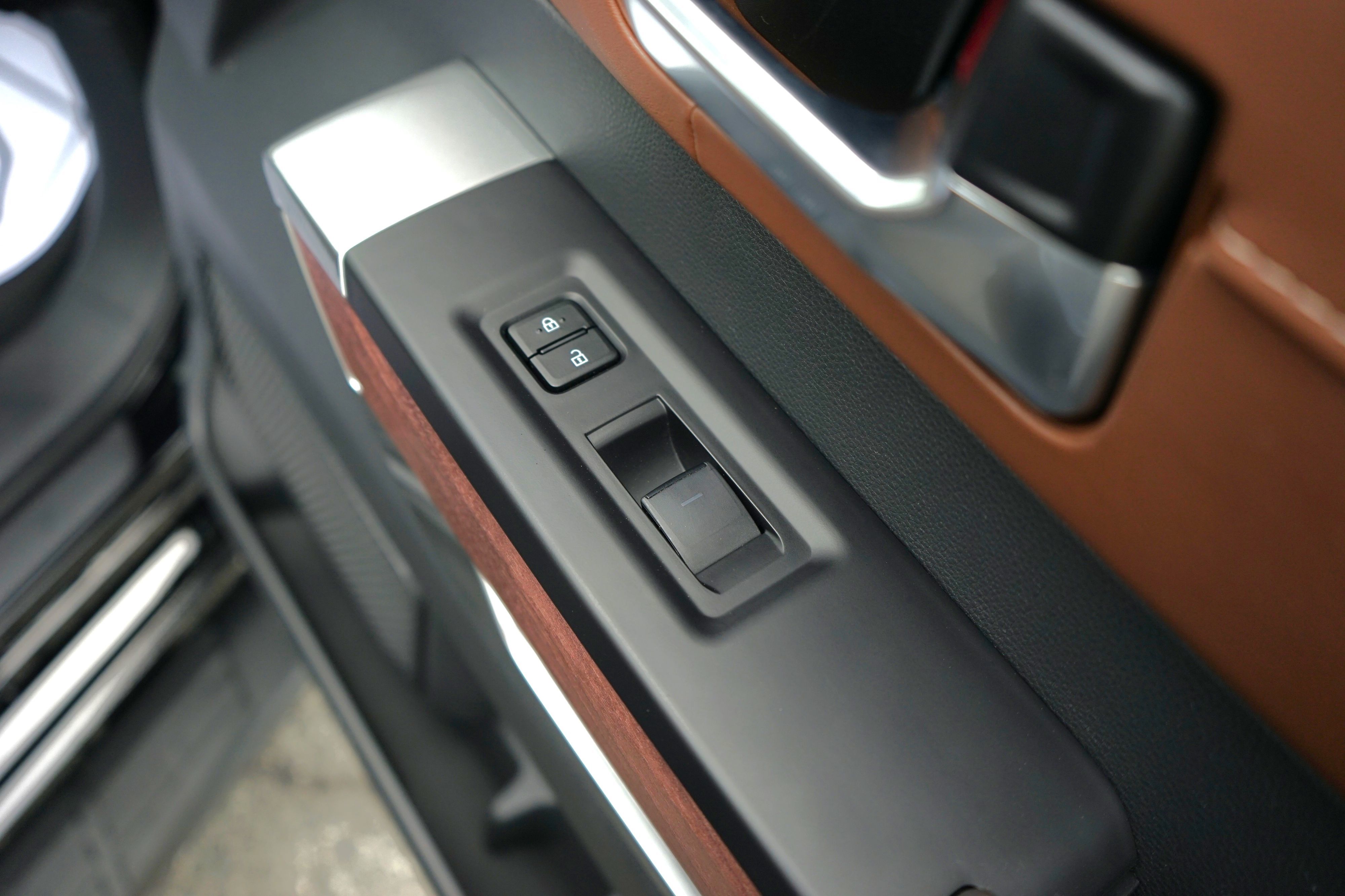 Photo 35 of this Toyota Tundra 4WD