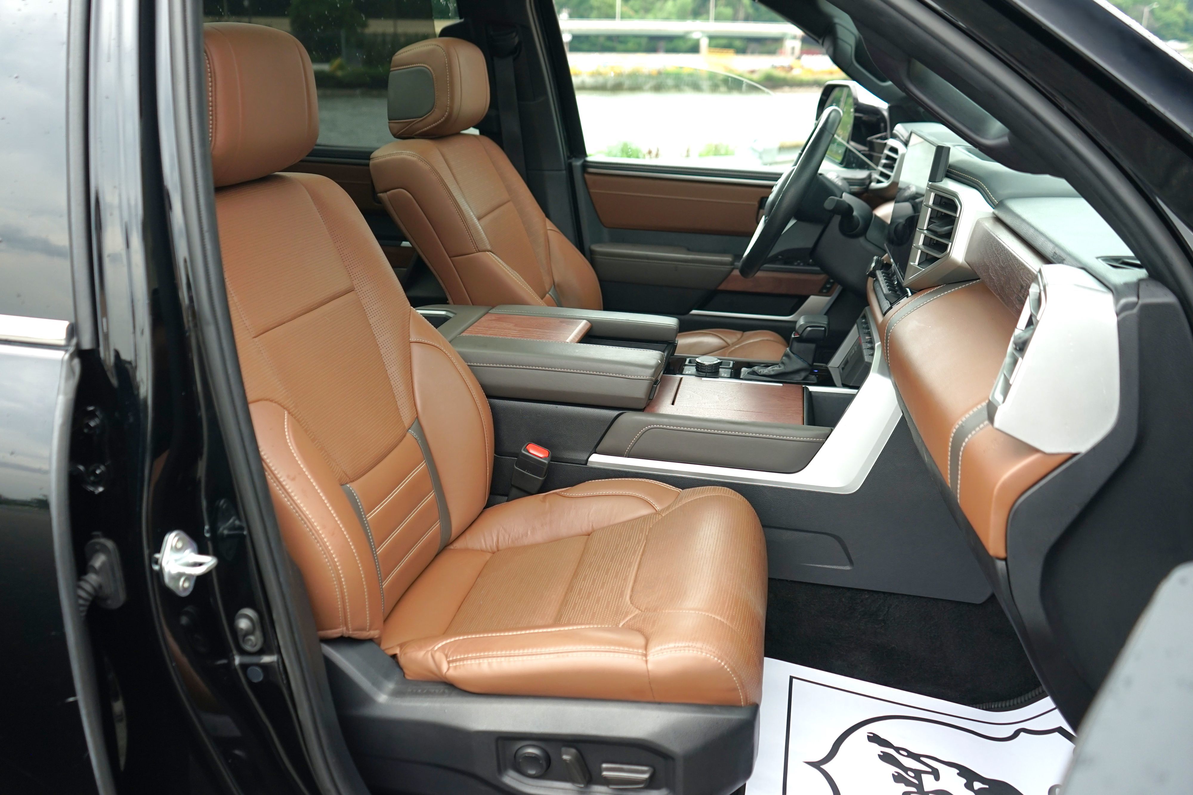 Photo 34 of this Toyota Tundra 4WD