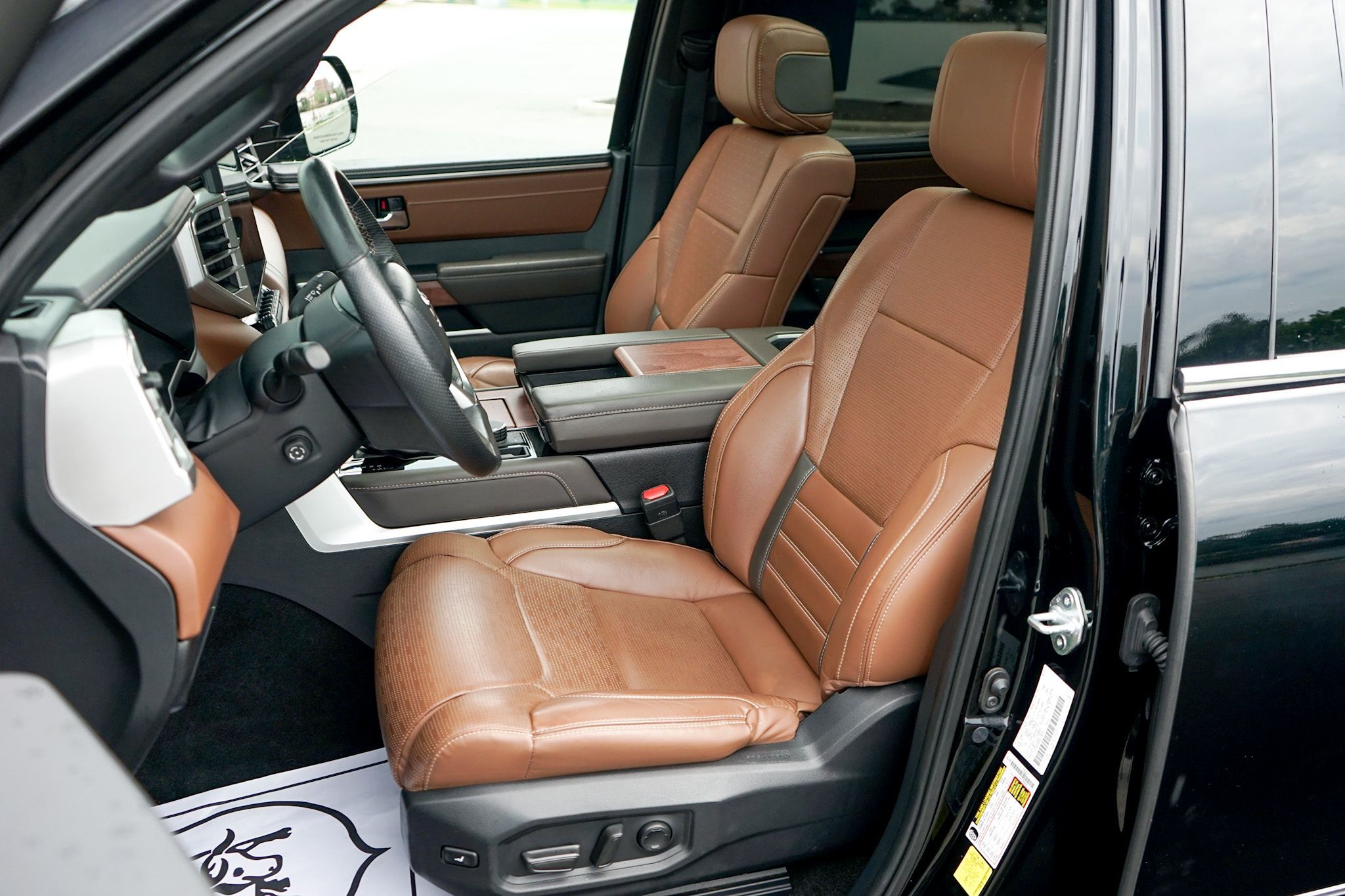 Photo 17 of this Toyota Tundra 4WD