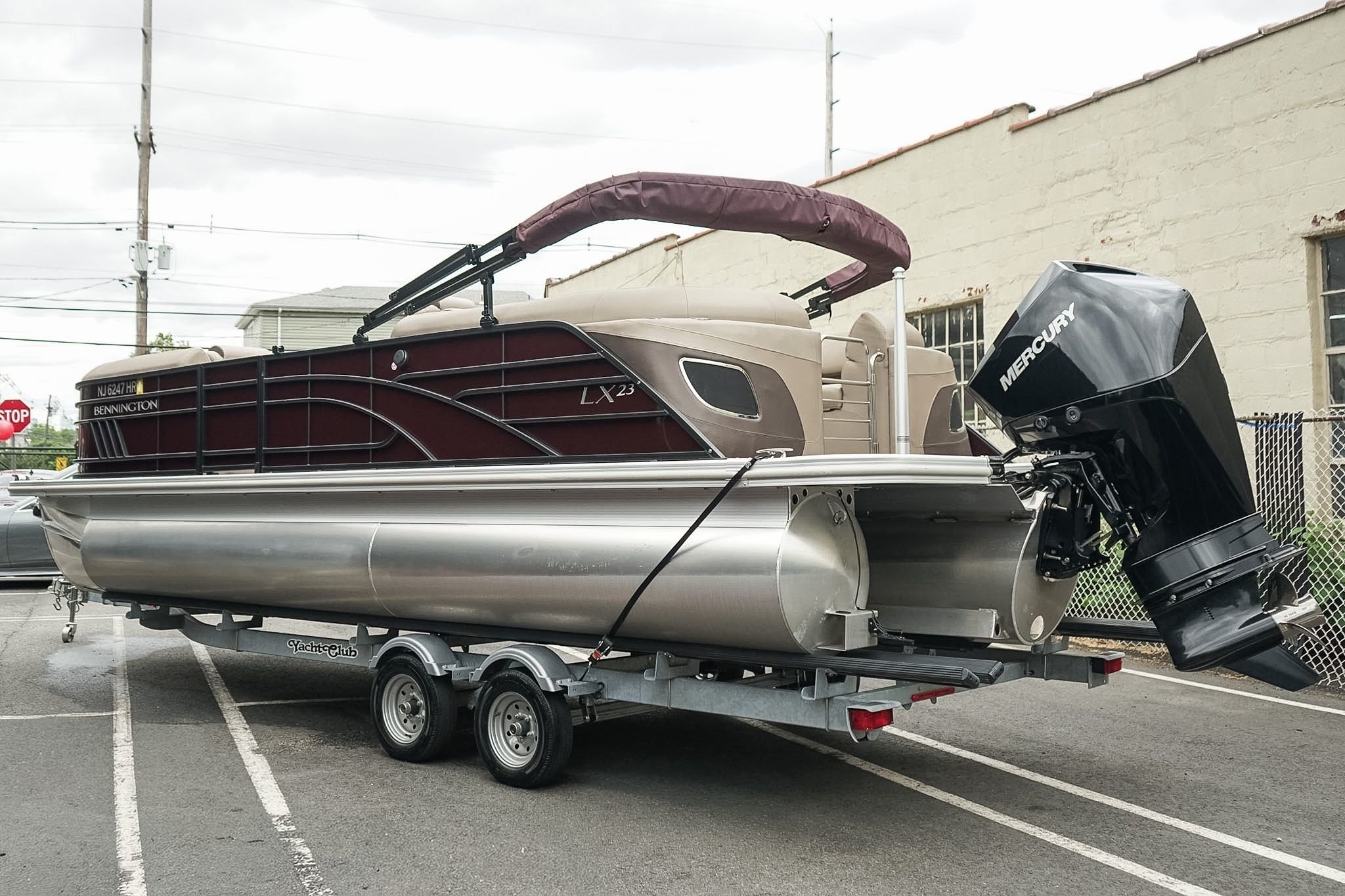 Photo 3 of this Bennington LX 23 