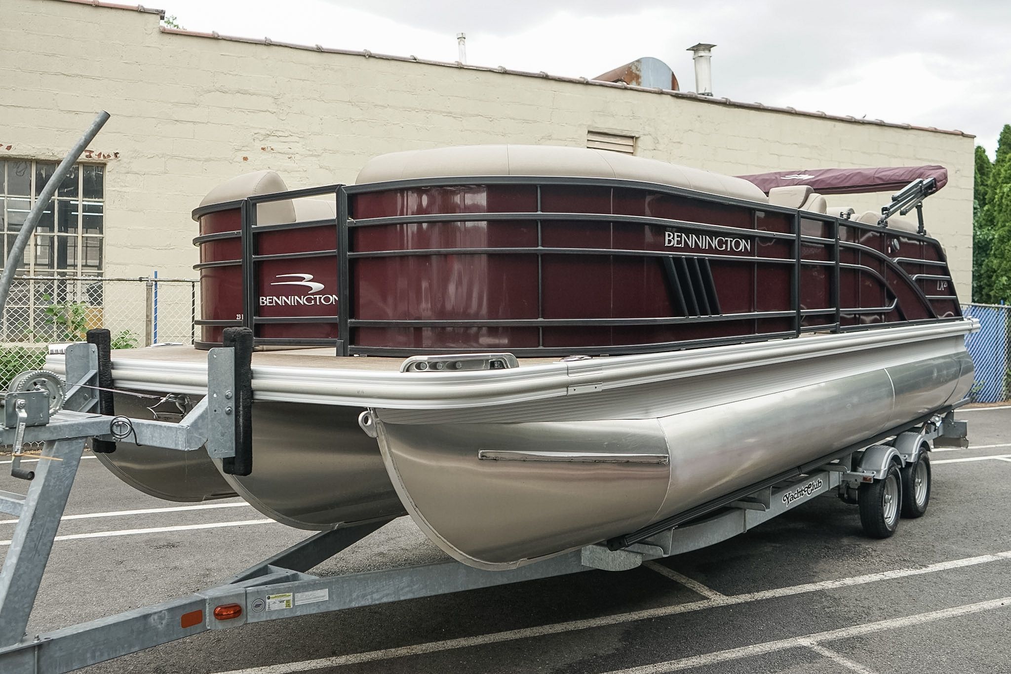Photo 2 of this Bennington LX 23 