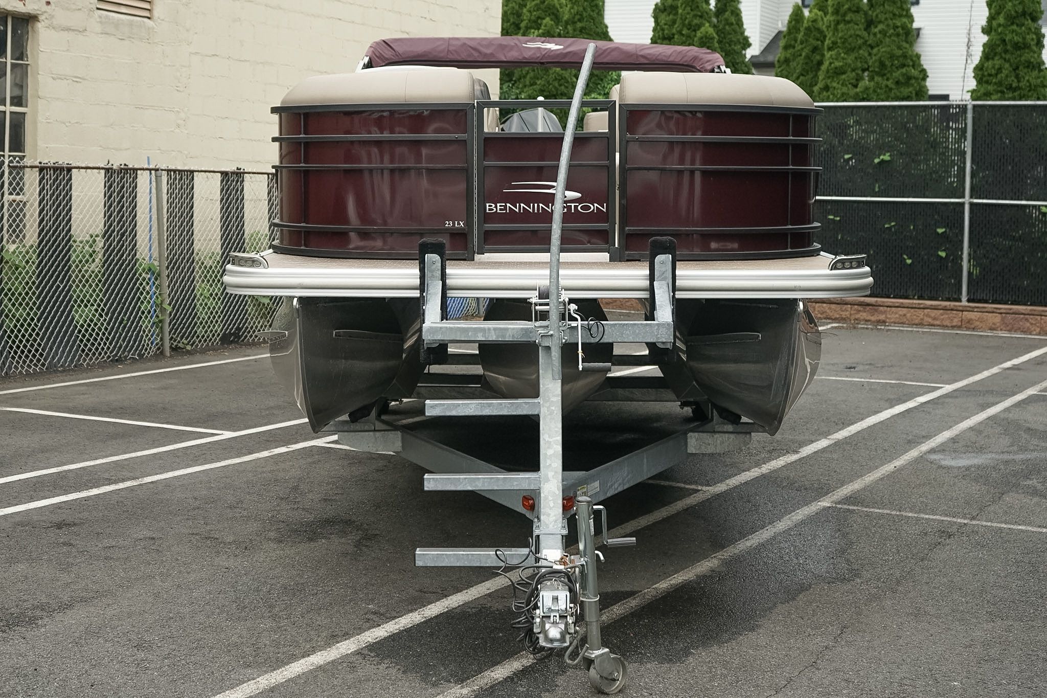 Photo 7 of this Bennington LX 23 