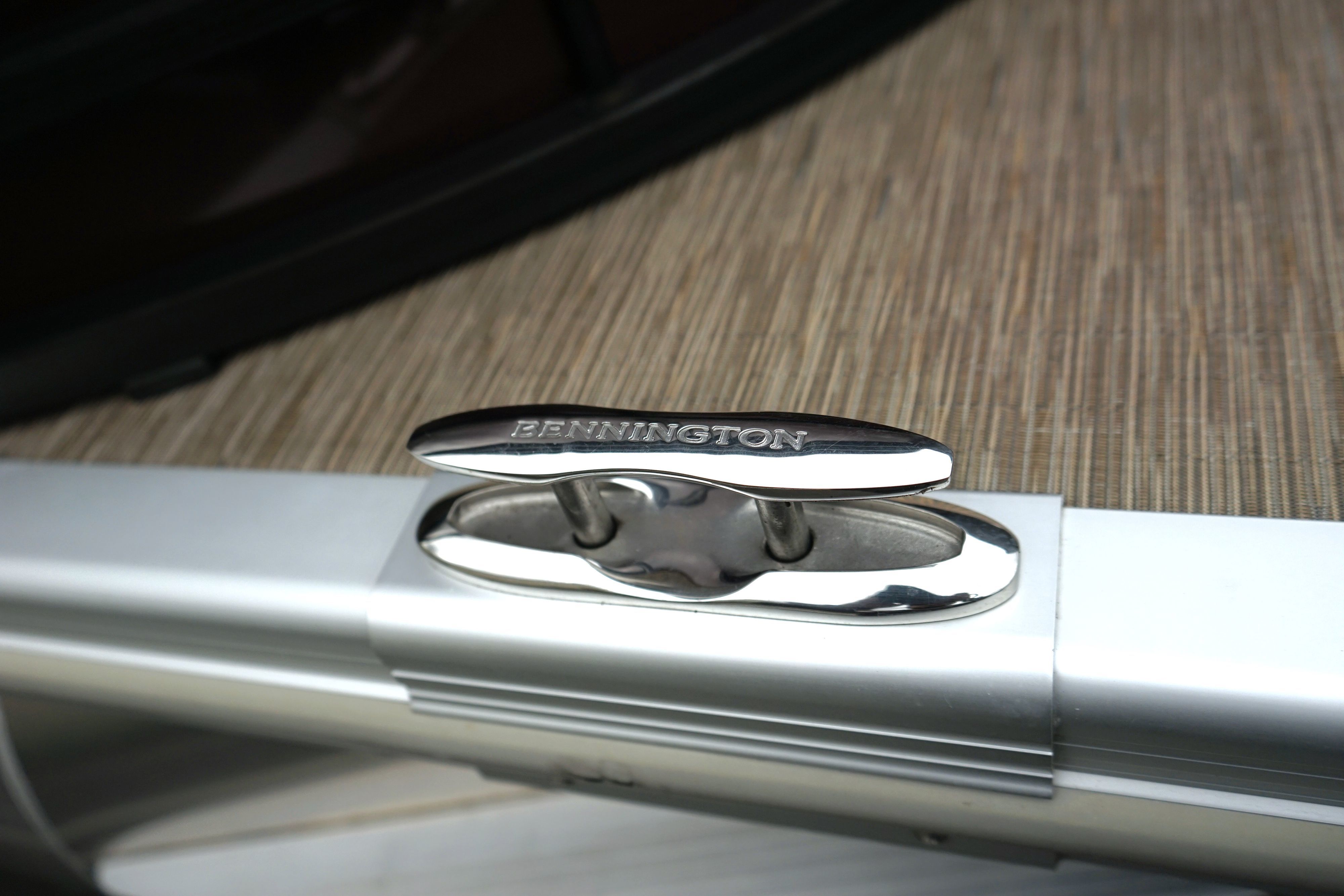 Photo 6 of this Bennington LX 23 
