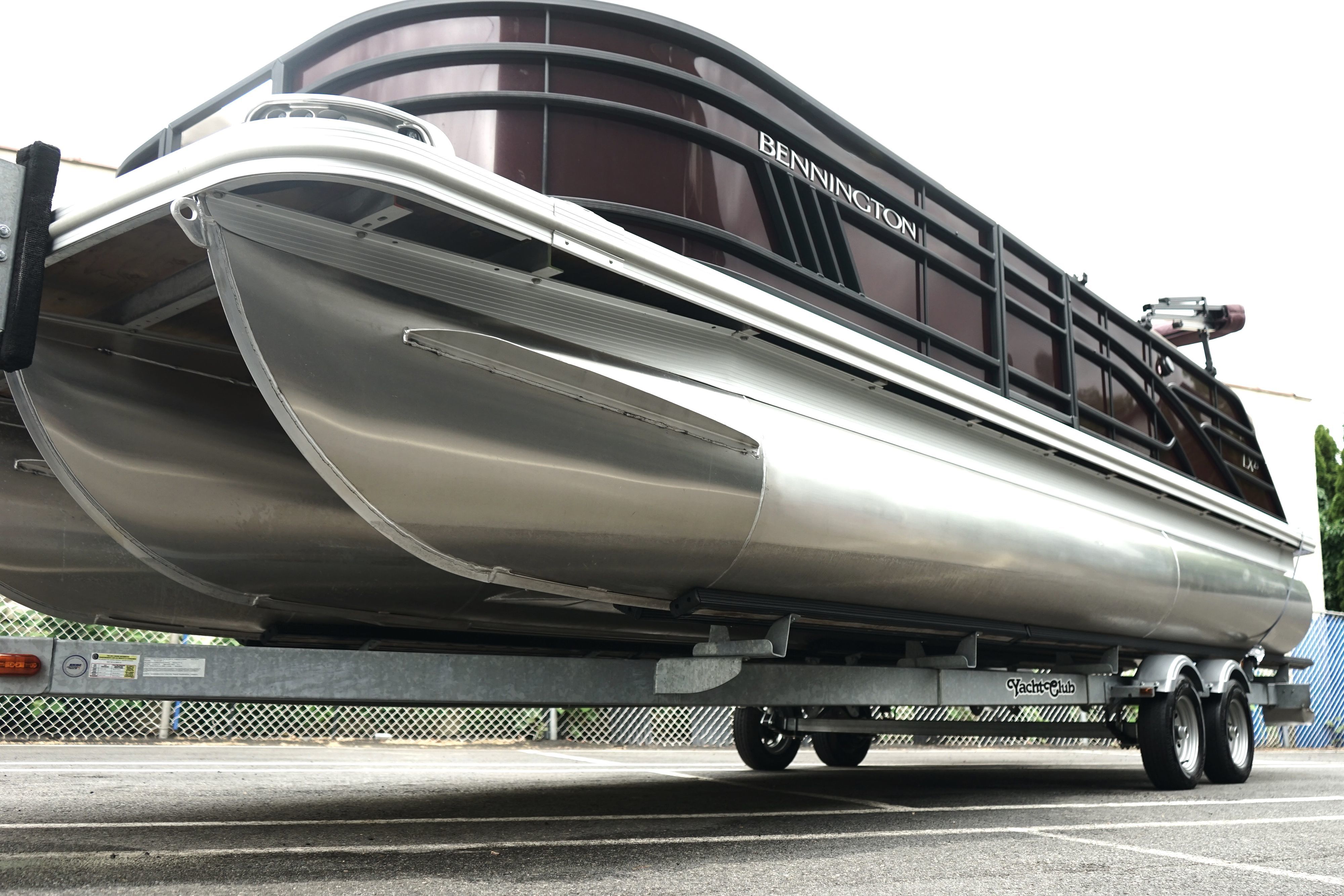 Photo 14 of this Bennington LX 23 