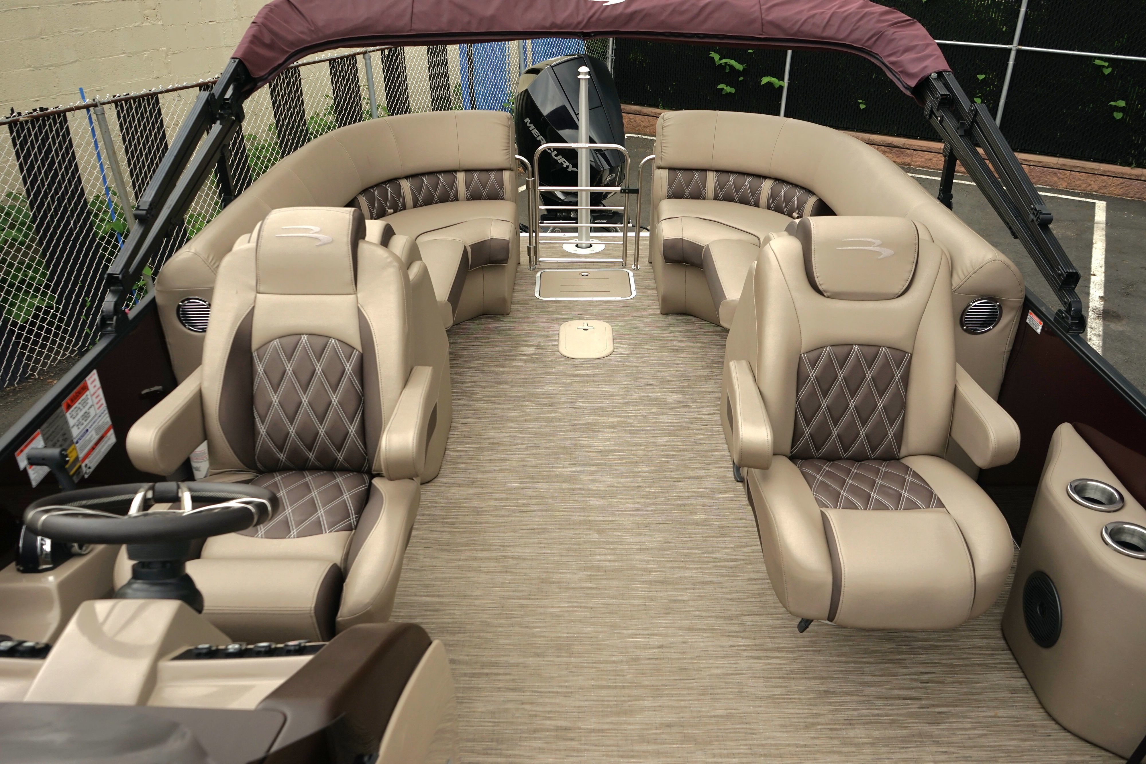 Photo 20 of this Bennington LX 23 