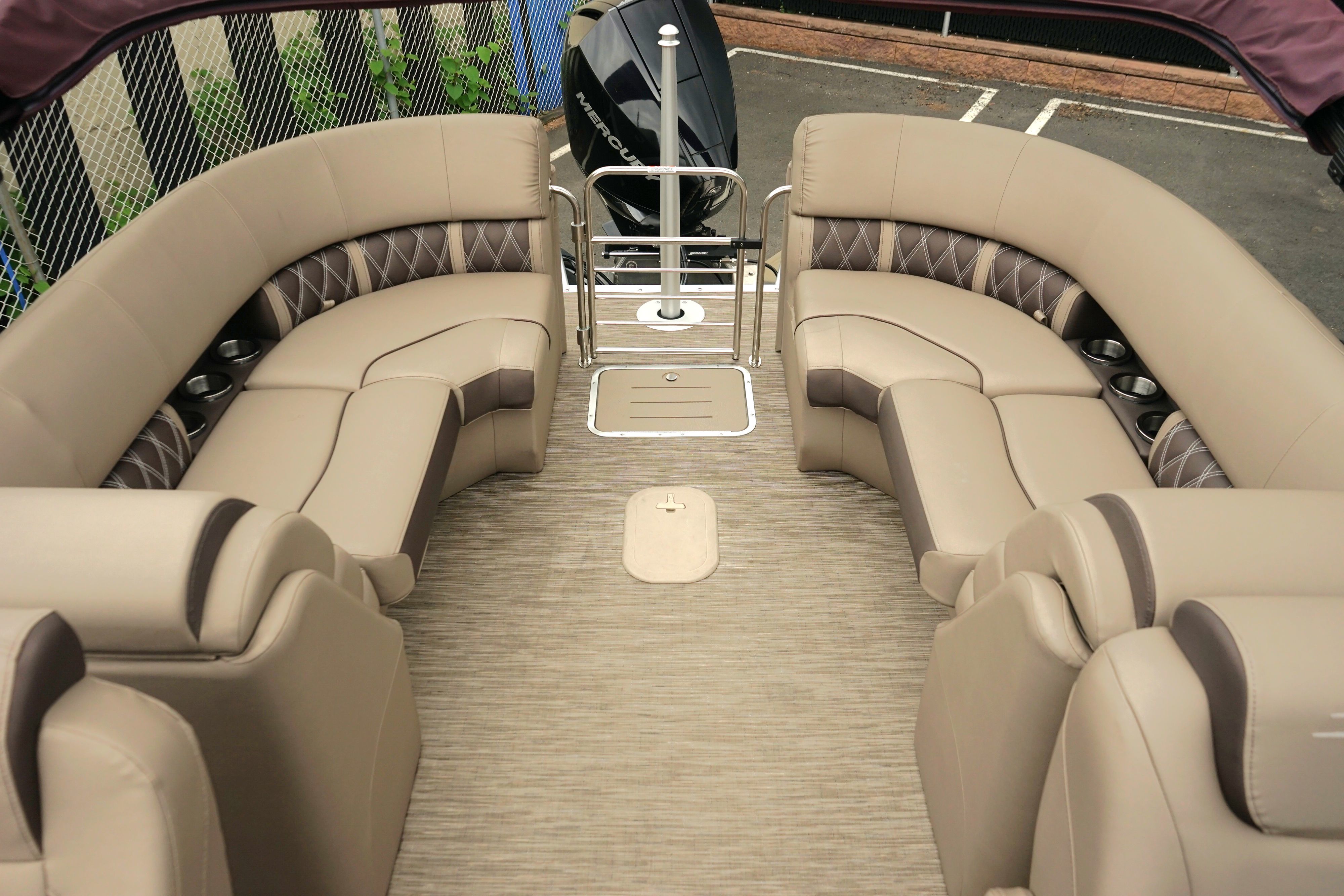 Photo 16 of this Bennington LX 23 