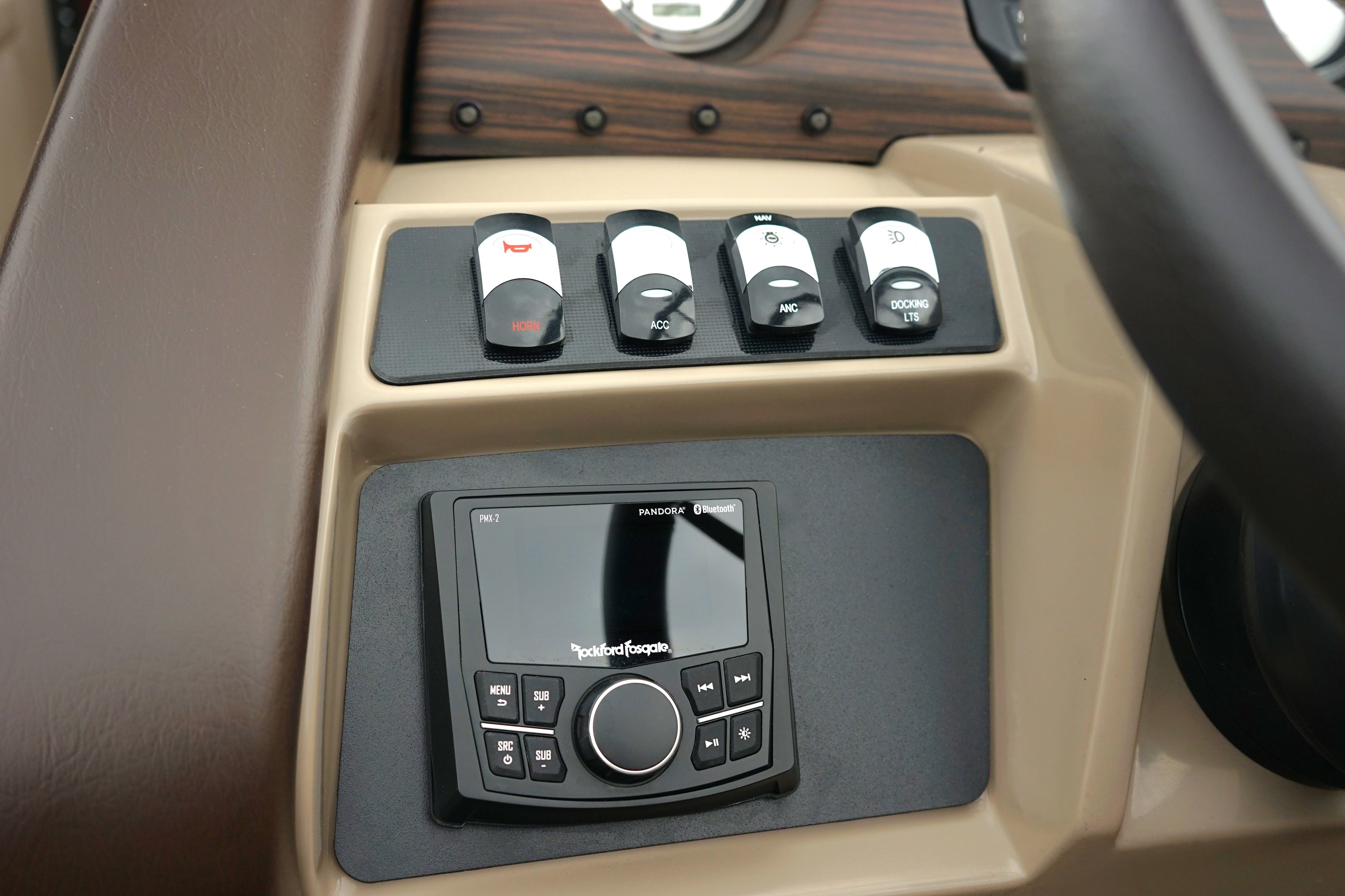 Photo 24 of this Bennington LX 23 