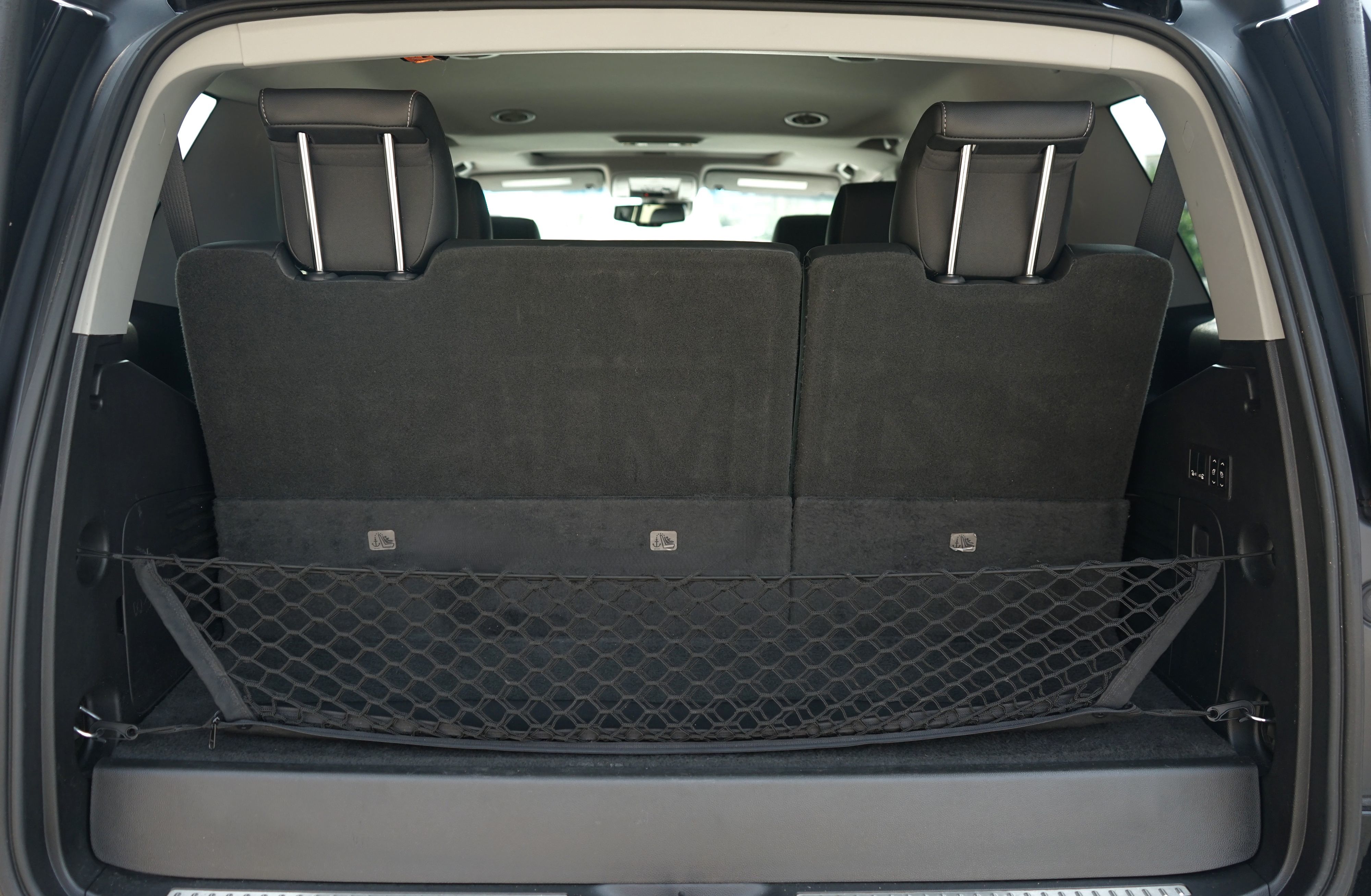 Photo 42 of this Chevrolet Tahoe