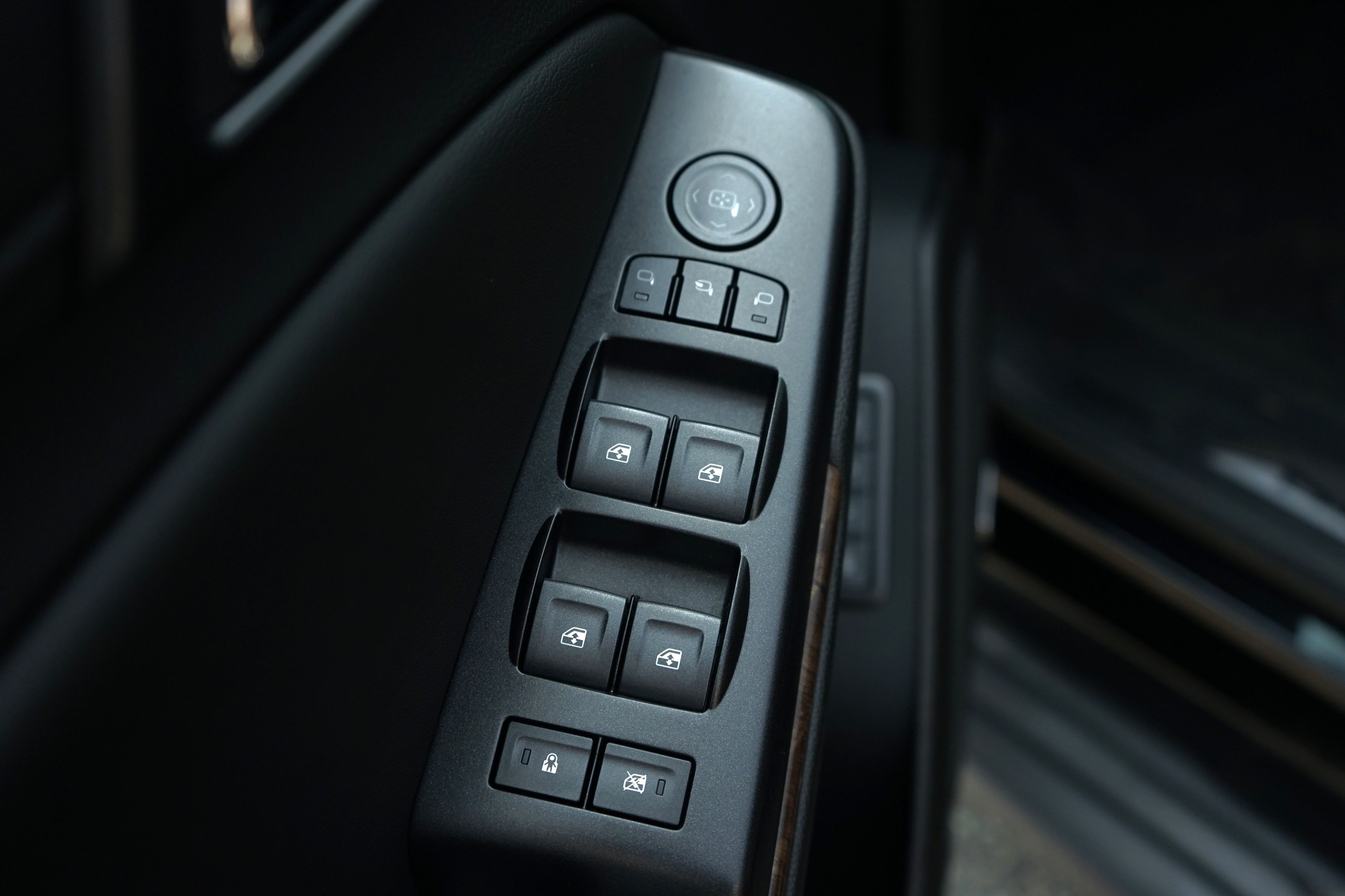 Photo 11 of this Chevrolet Tahoe