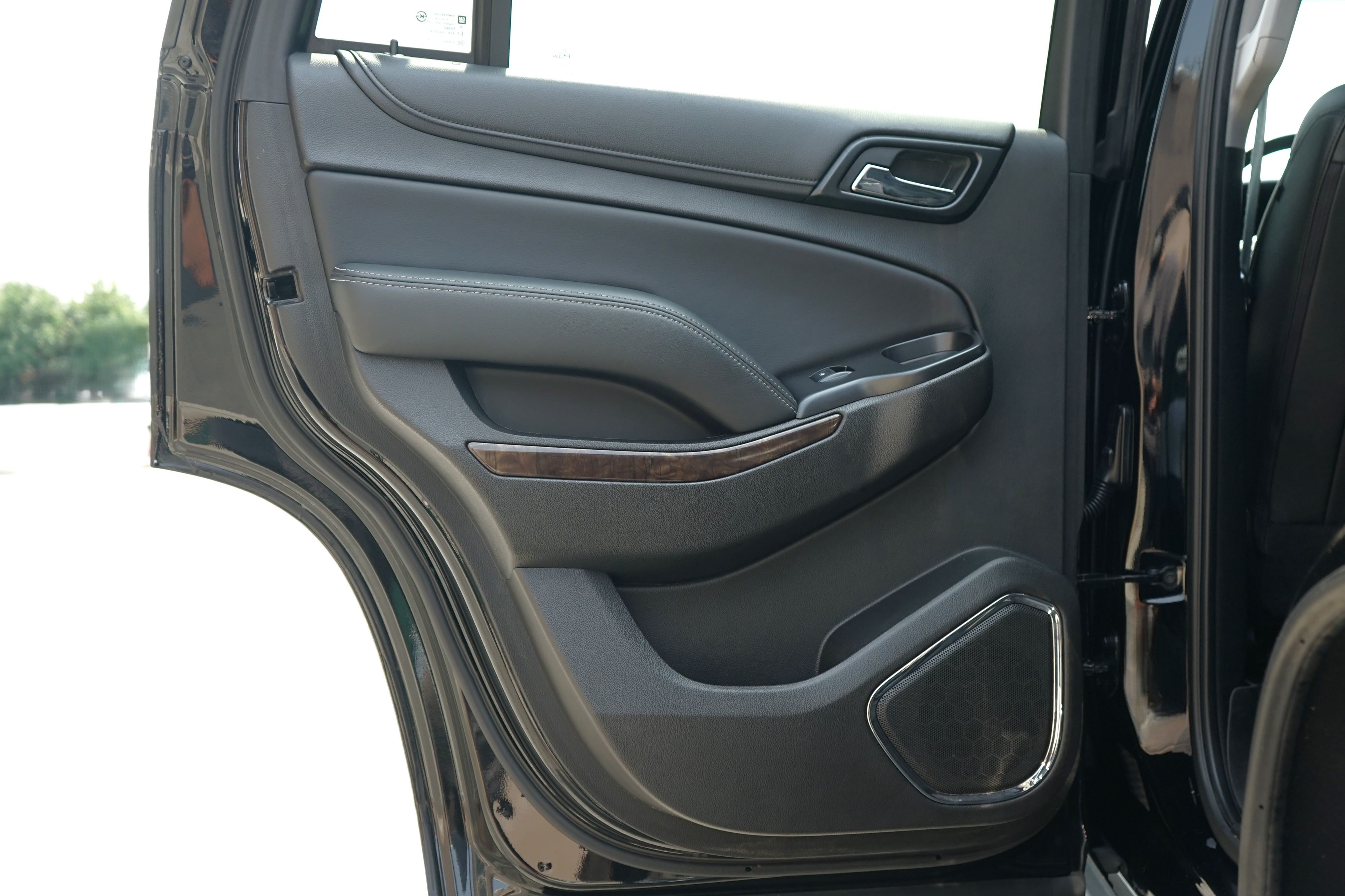 Photo 33 of this Chevrolet Tahoe