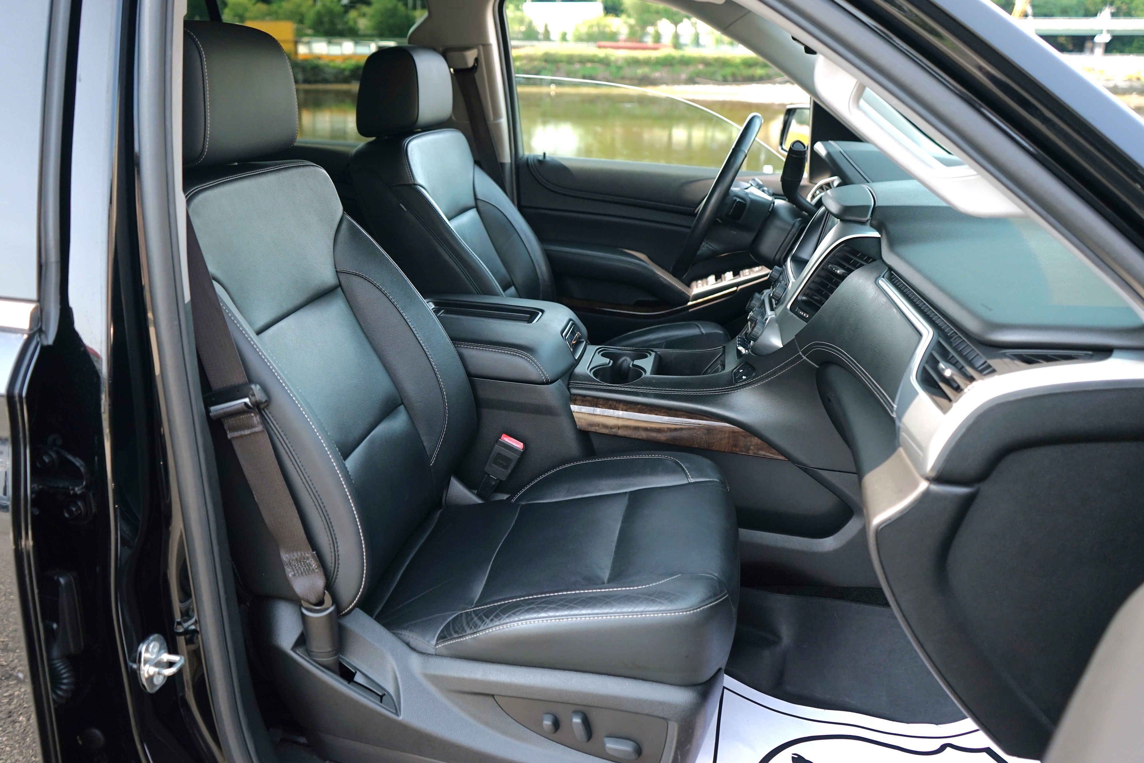 Photo 30 of this Chevrolet Tahoe