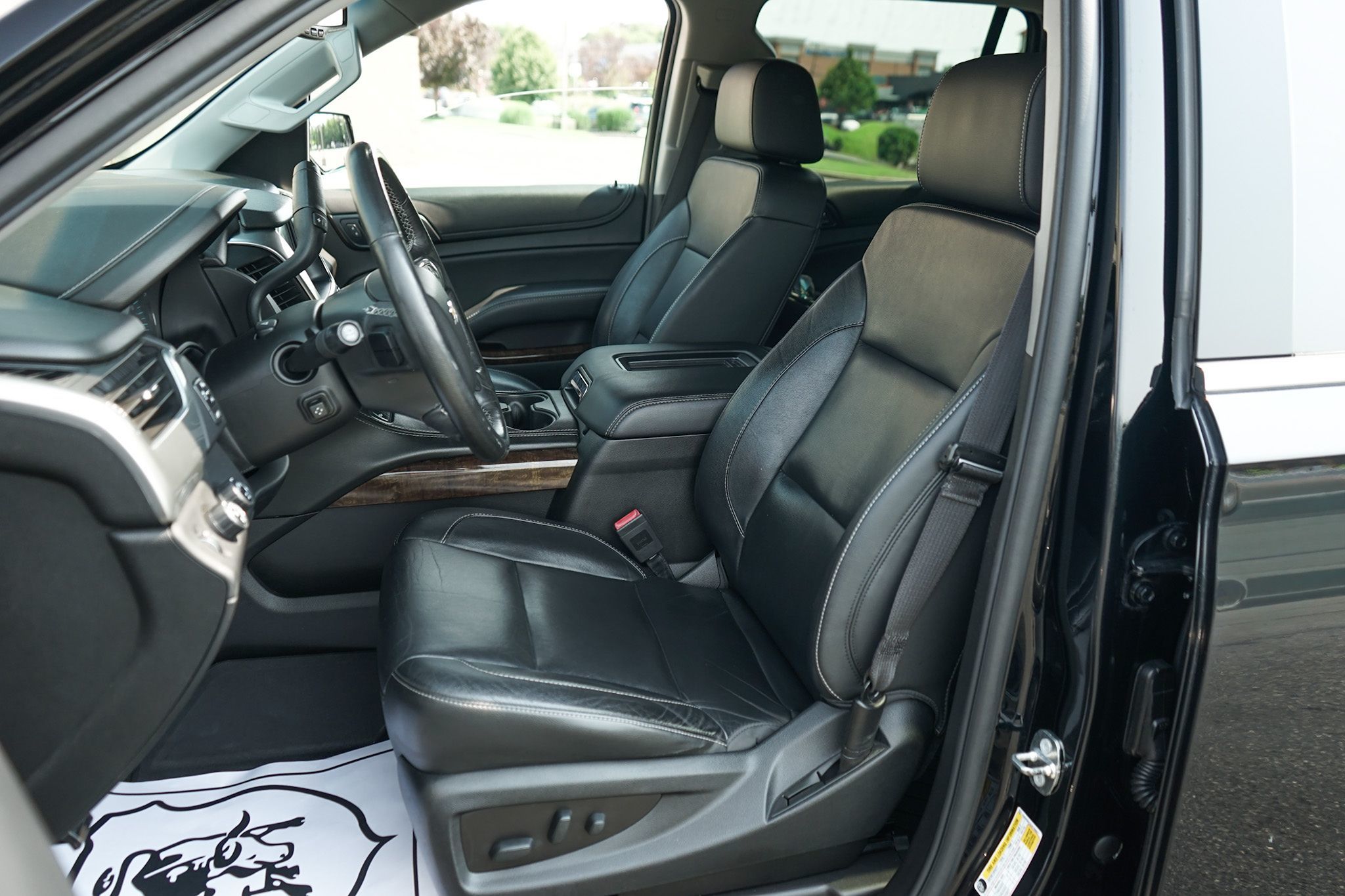 Photo 16 of this Chevrolet Tahoe