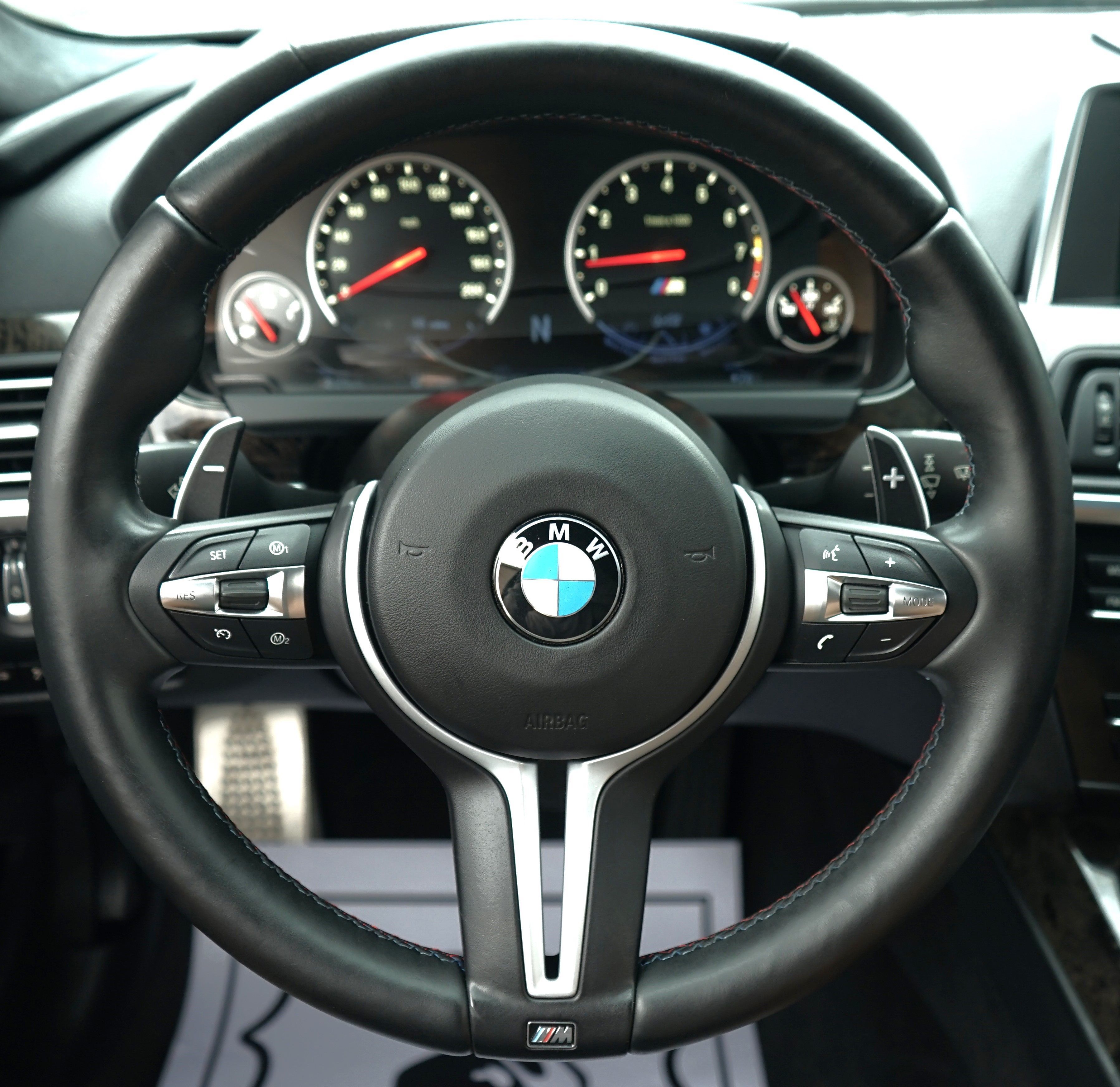 Photo 25 of this BMW M6