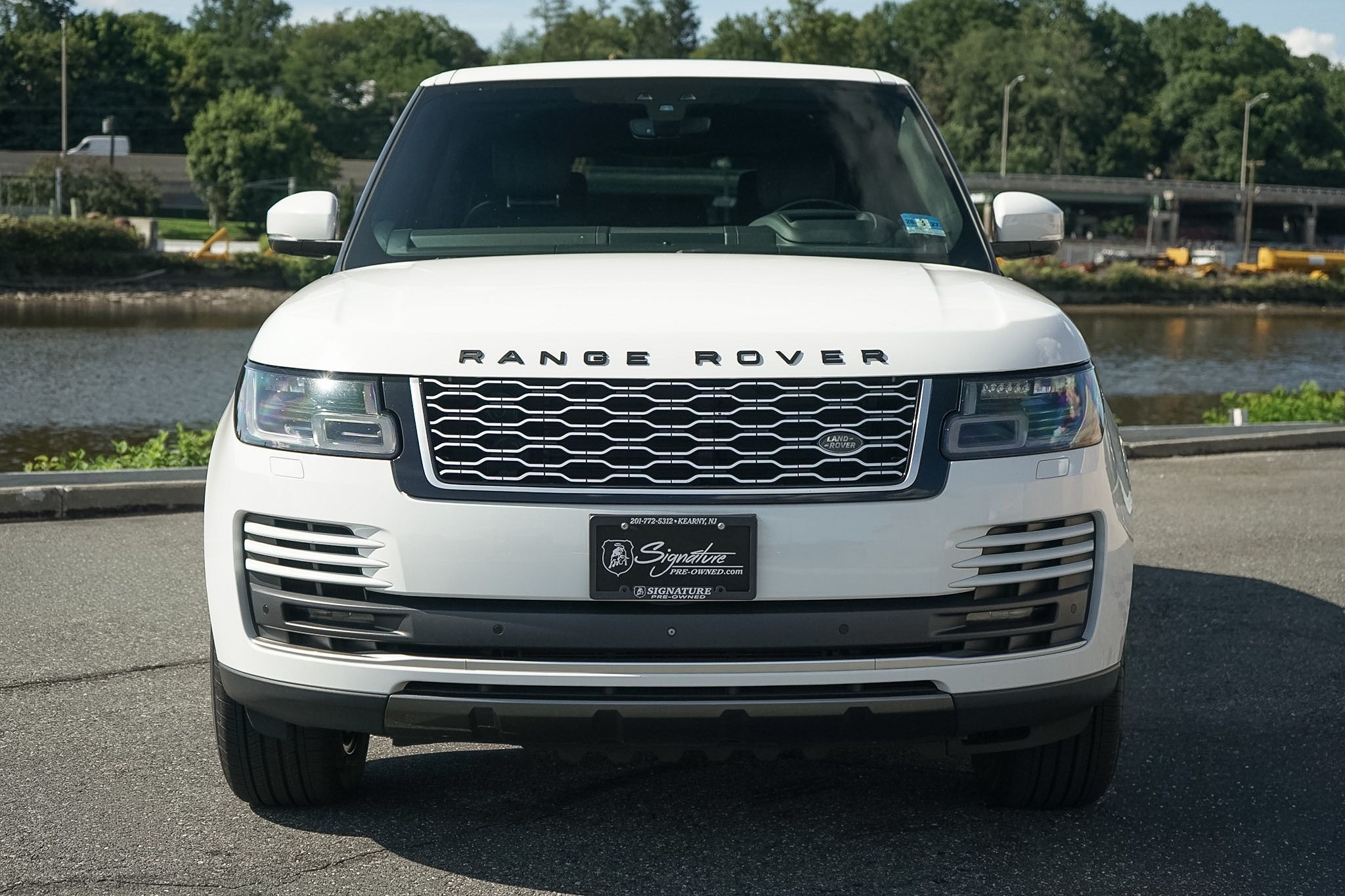 Photo 8 of this Land Rover Range Rover