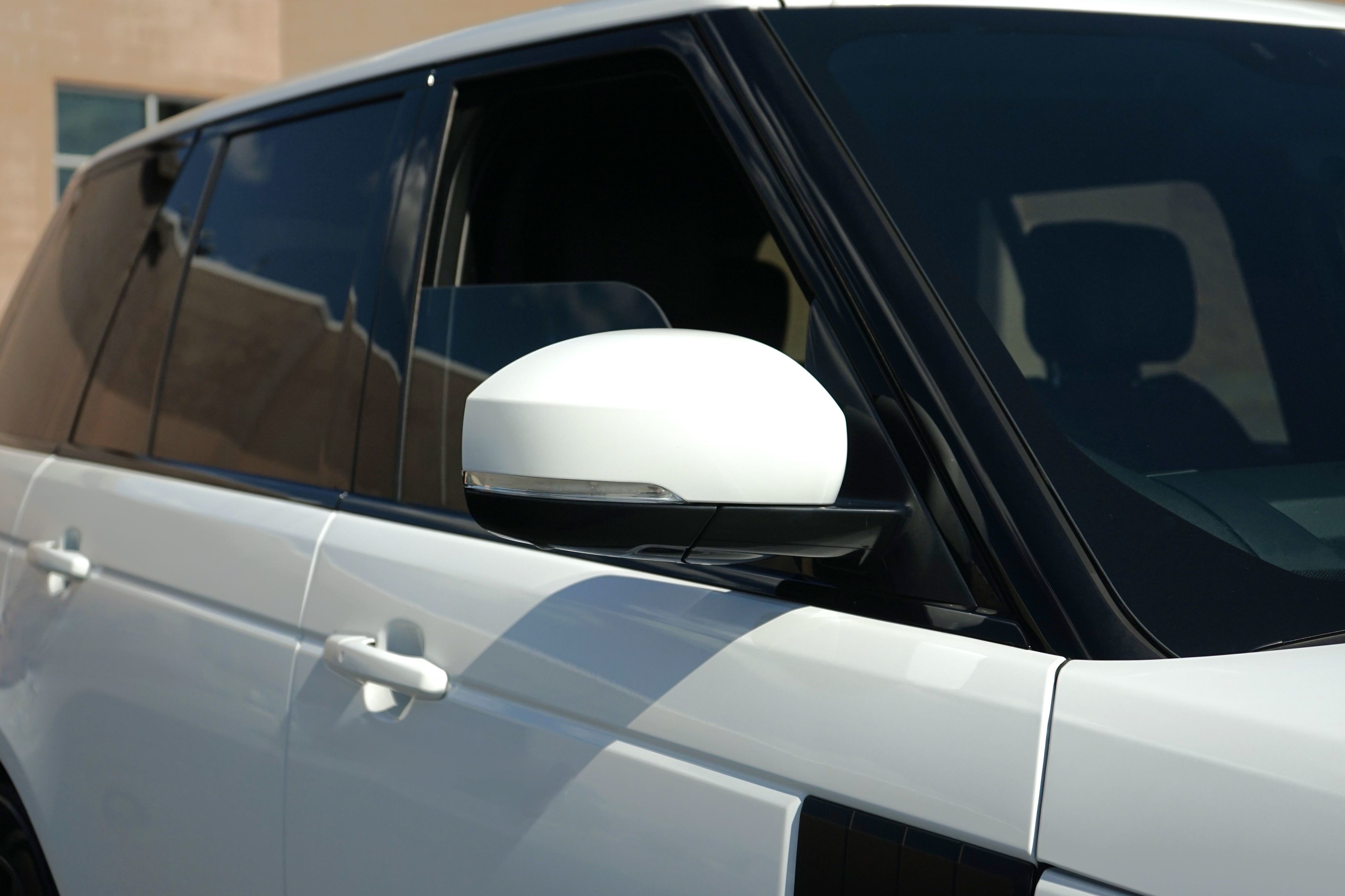 Photo 5 of this Land Rover Range Rover
